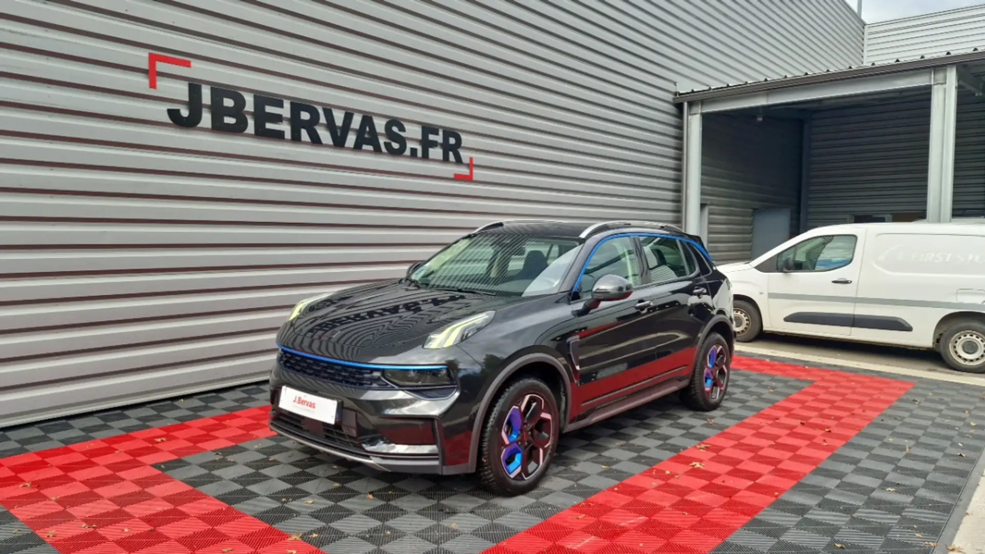 Lynk & Co 01 LYNK &amp; CO HEV 1.5 - 197ch DCTH 7 Noir - 1