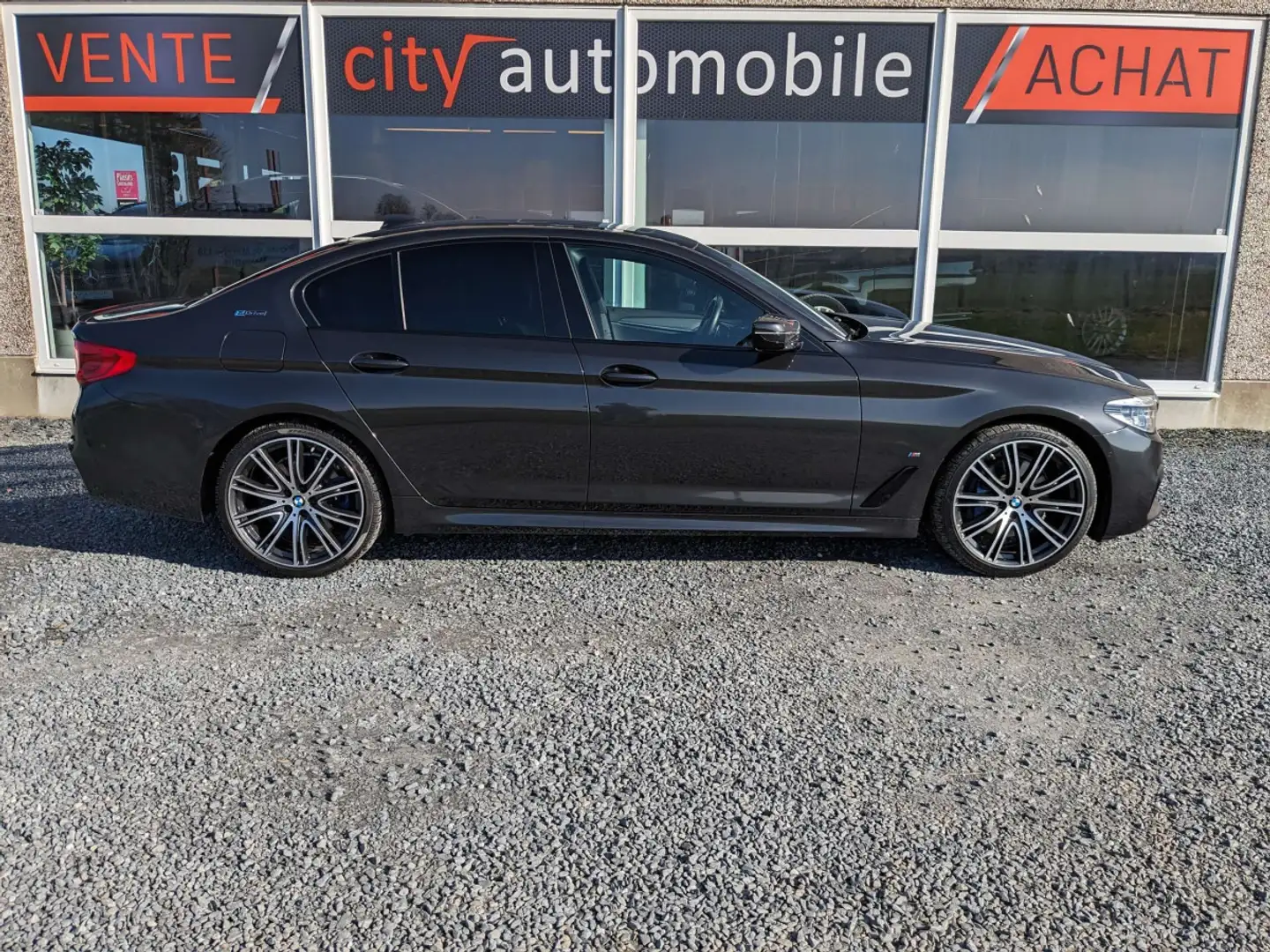 BMW 530 530eA PHEV Performance PLUG-IN PACK M TOIT OUV Gris - 2