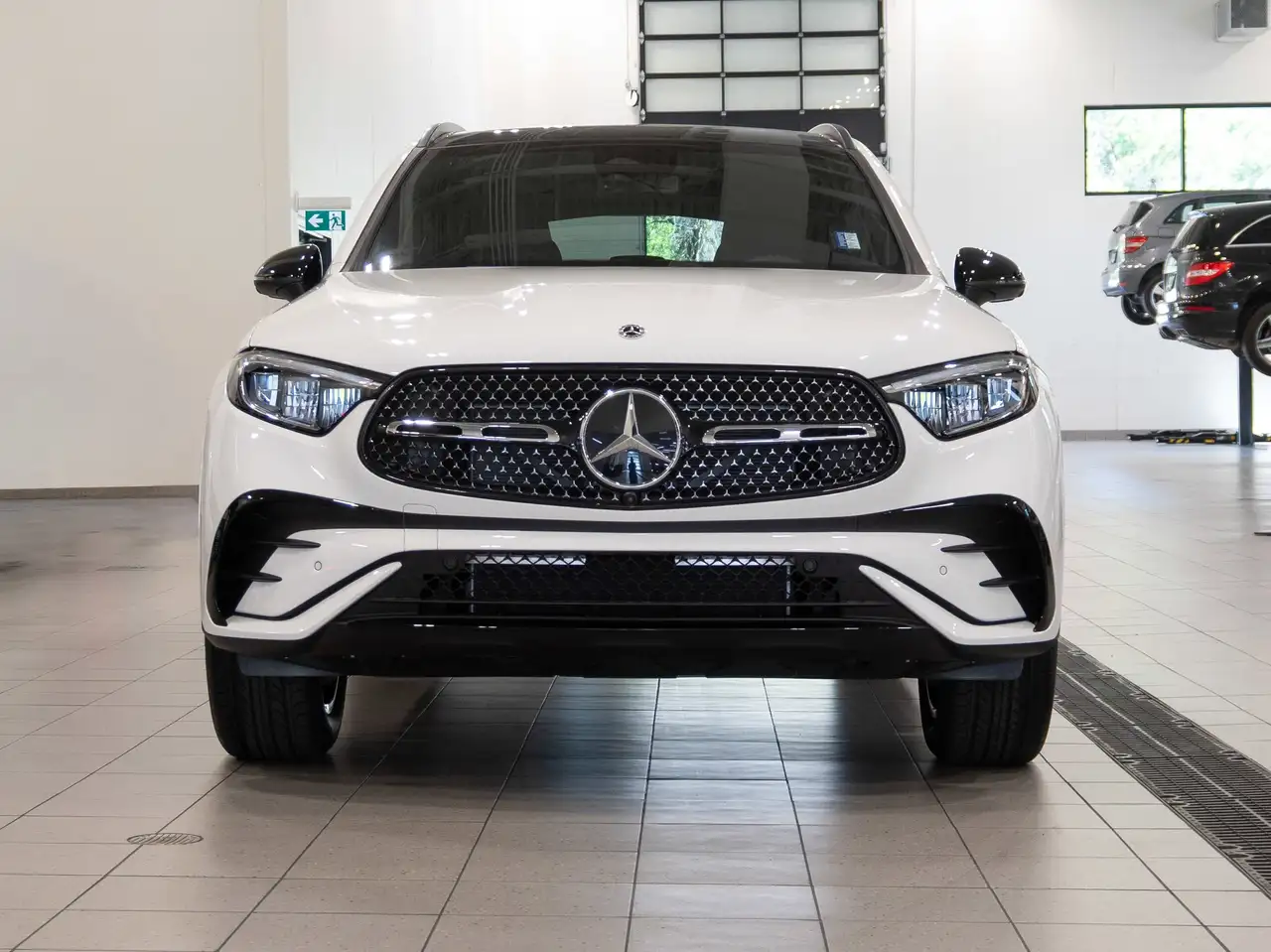 Mercedes-Benz GLC снимка Mercedes-Benz GLC