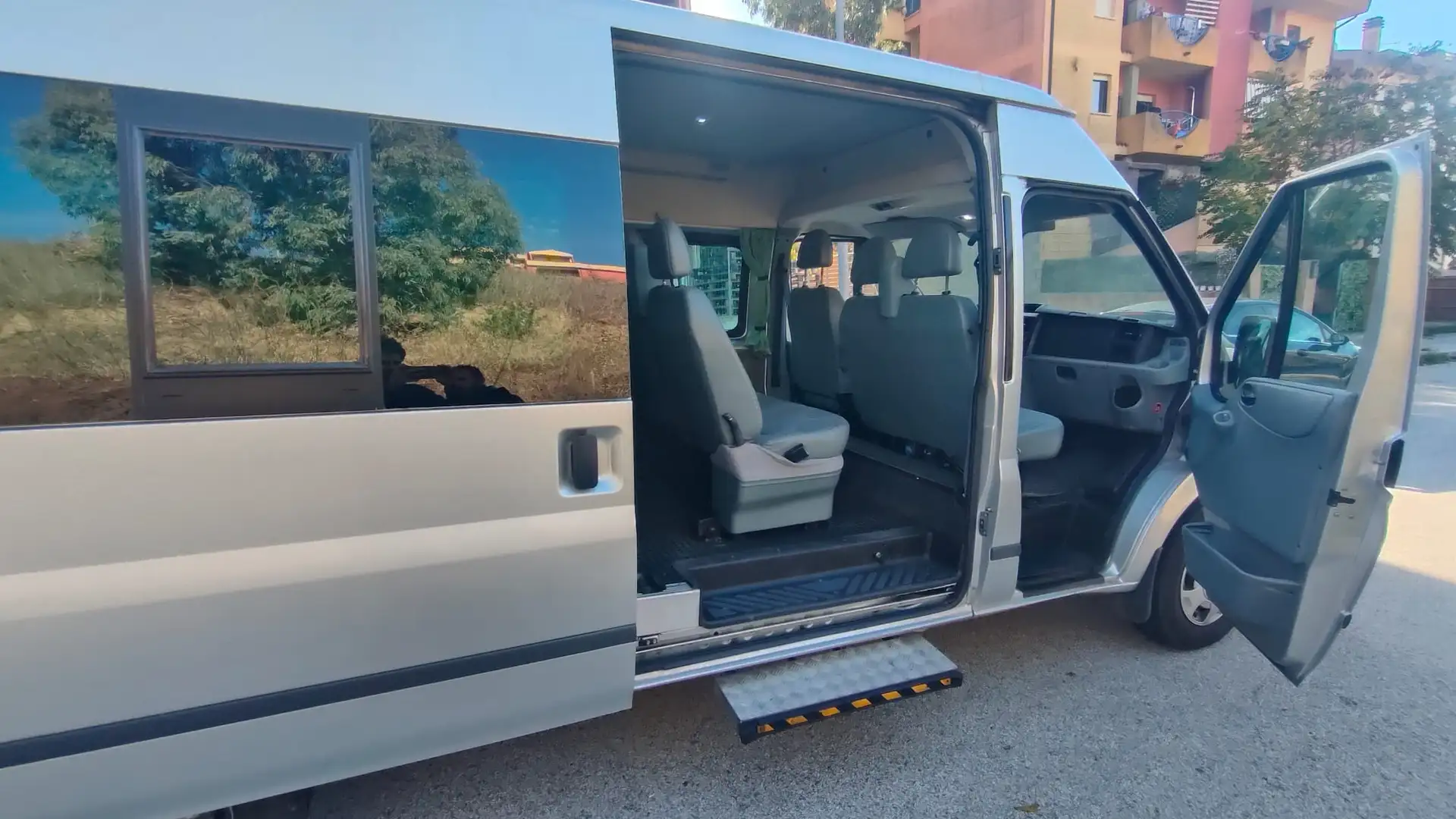 Ford Transit Bus 115 T350 srebrna - 1