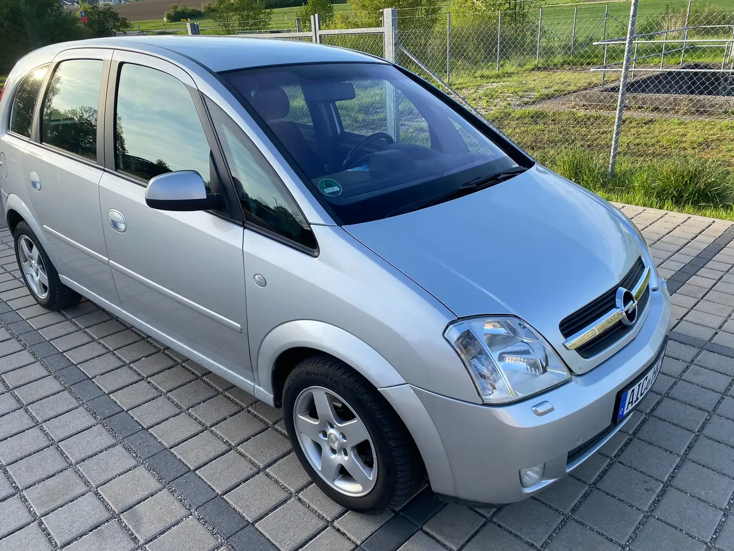 Opel Meriva Meriva 1.7 CDTI Edition Серебристый - 2