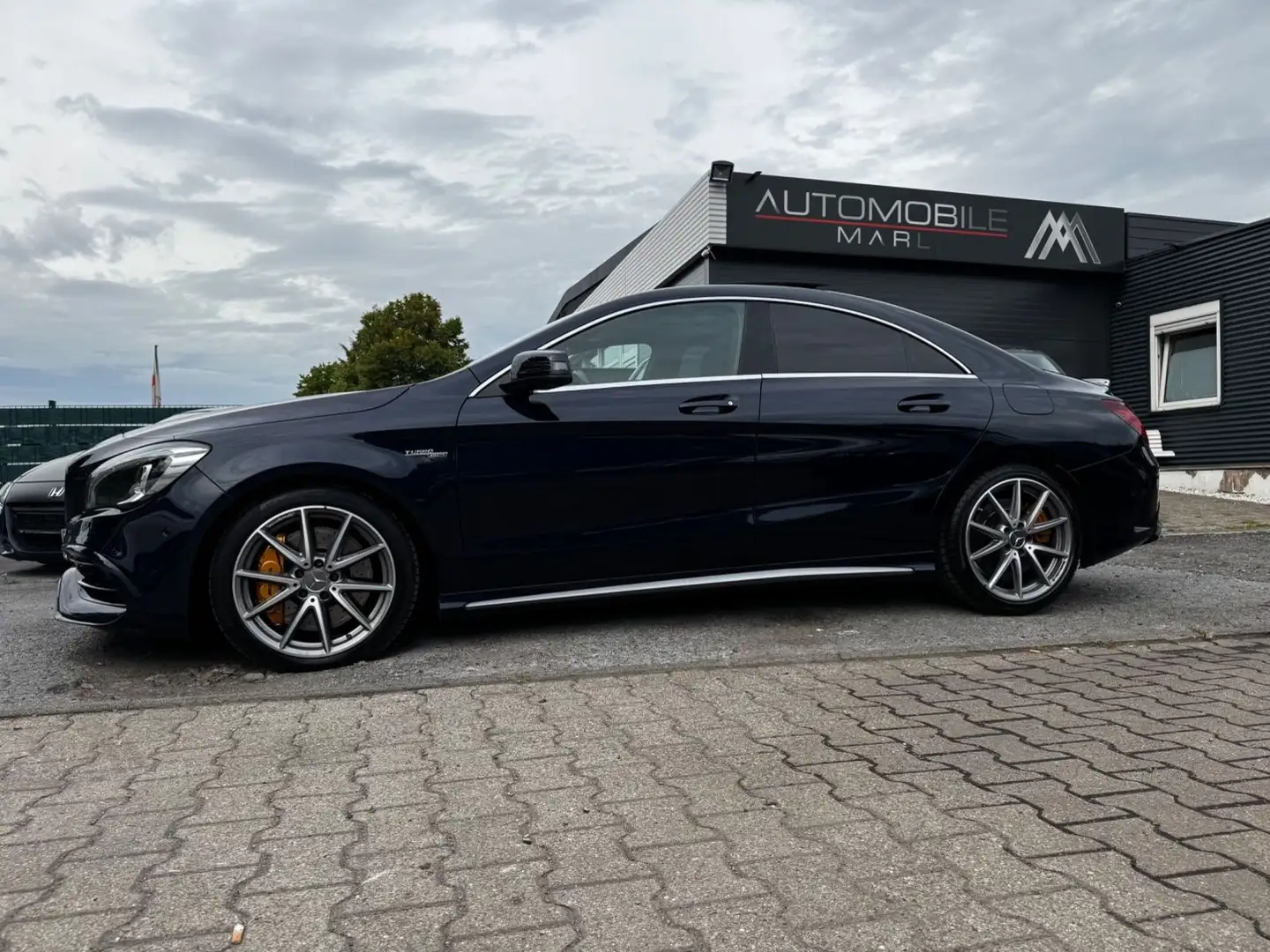 Mercedes-Benz CLA 45 AMG 4Matic|PANO|KAMERA|SITZH.|DCT|LED|NAV Blau - 1
