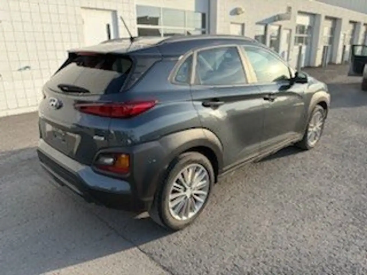 Hyundai KONA снимка Hyundai KONA