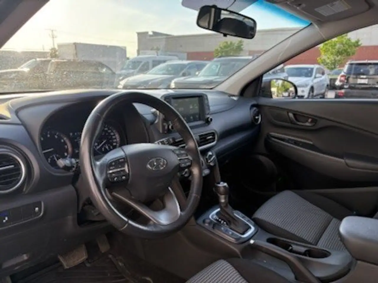 Hyundai KONA снимка Hyundai KONA