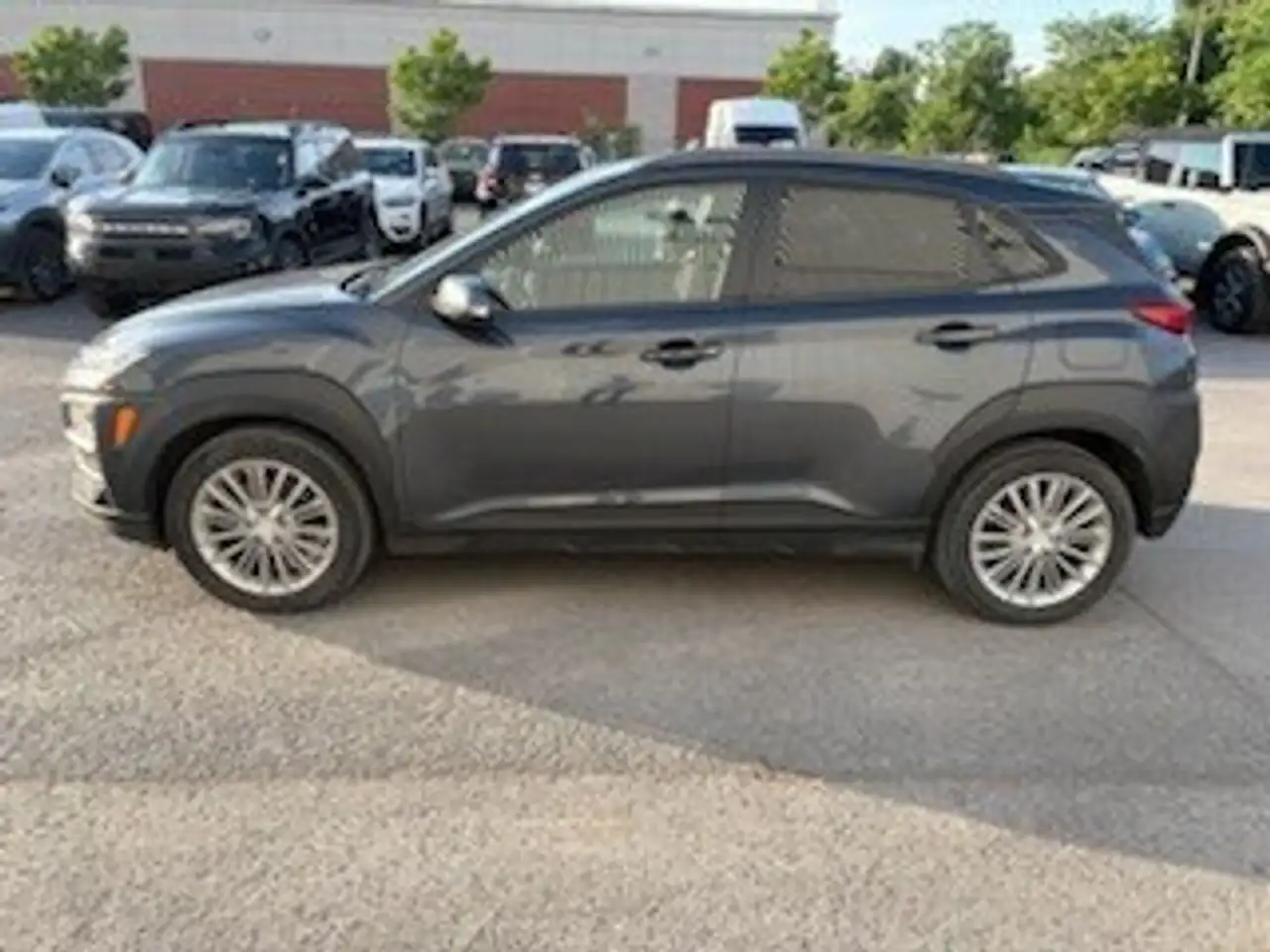 Hyundai KONA снимка Hyundai KONA
