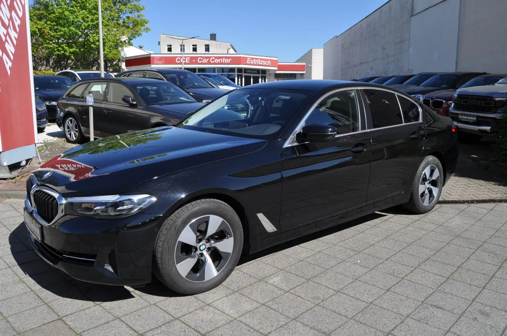 BMW 520 d xDrive Allrad Lim. LED Live Cockpit AHK Schwarz - 1