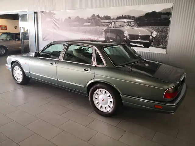 Jaguar Daimler view 2