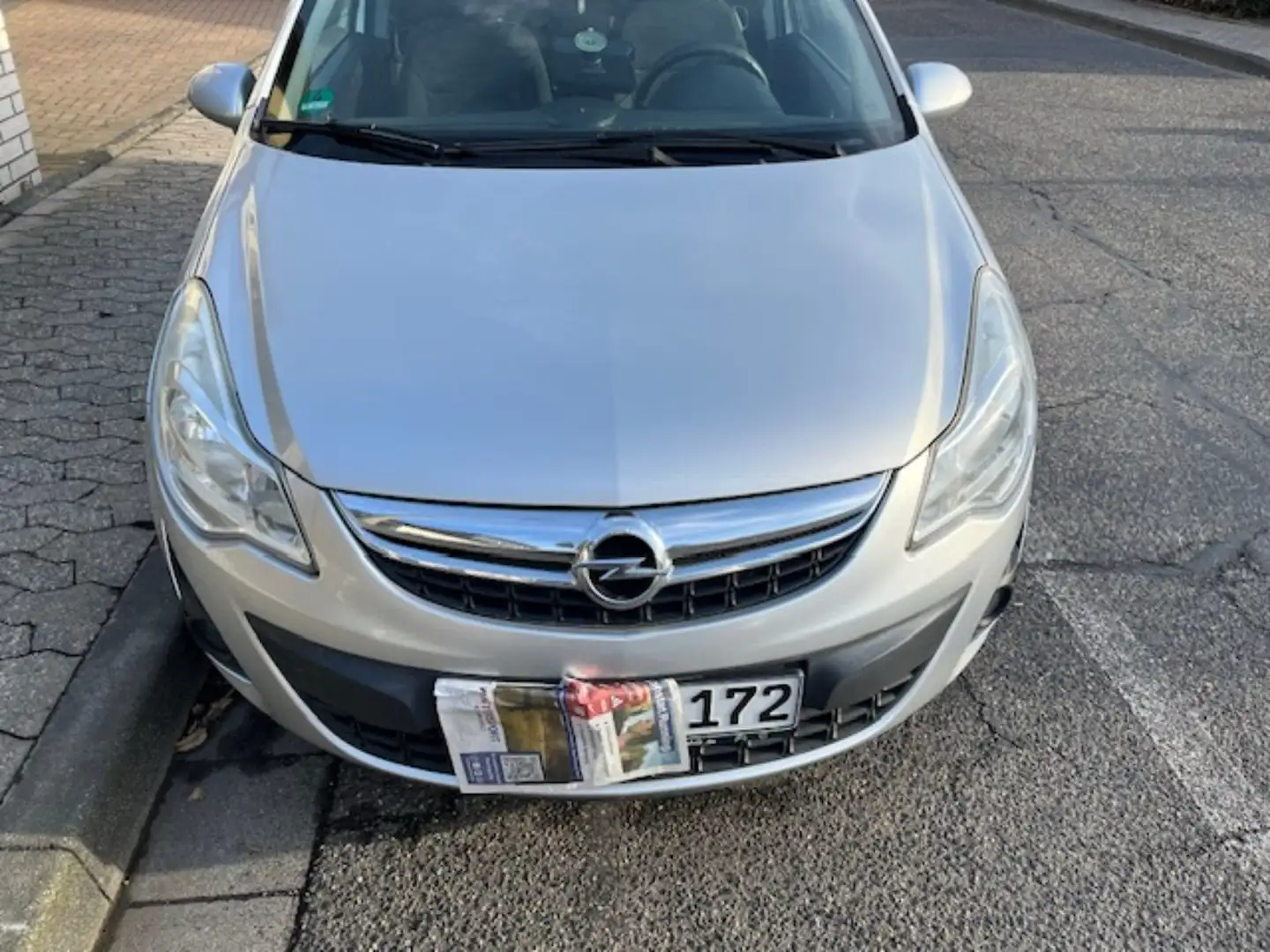 Opel Corsa Satellite Grau - 1
