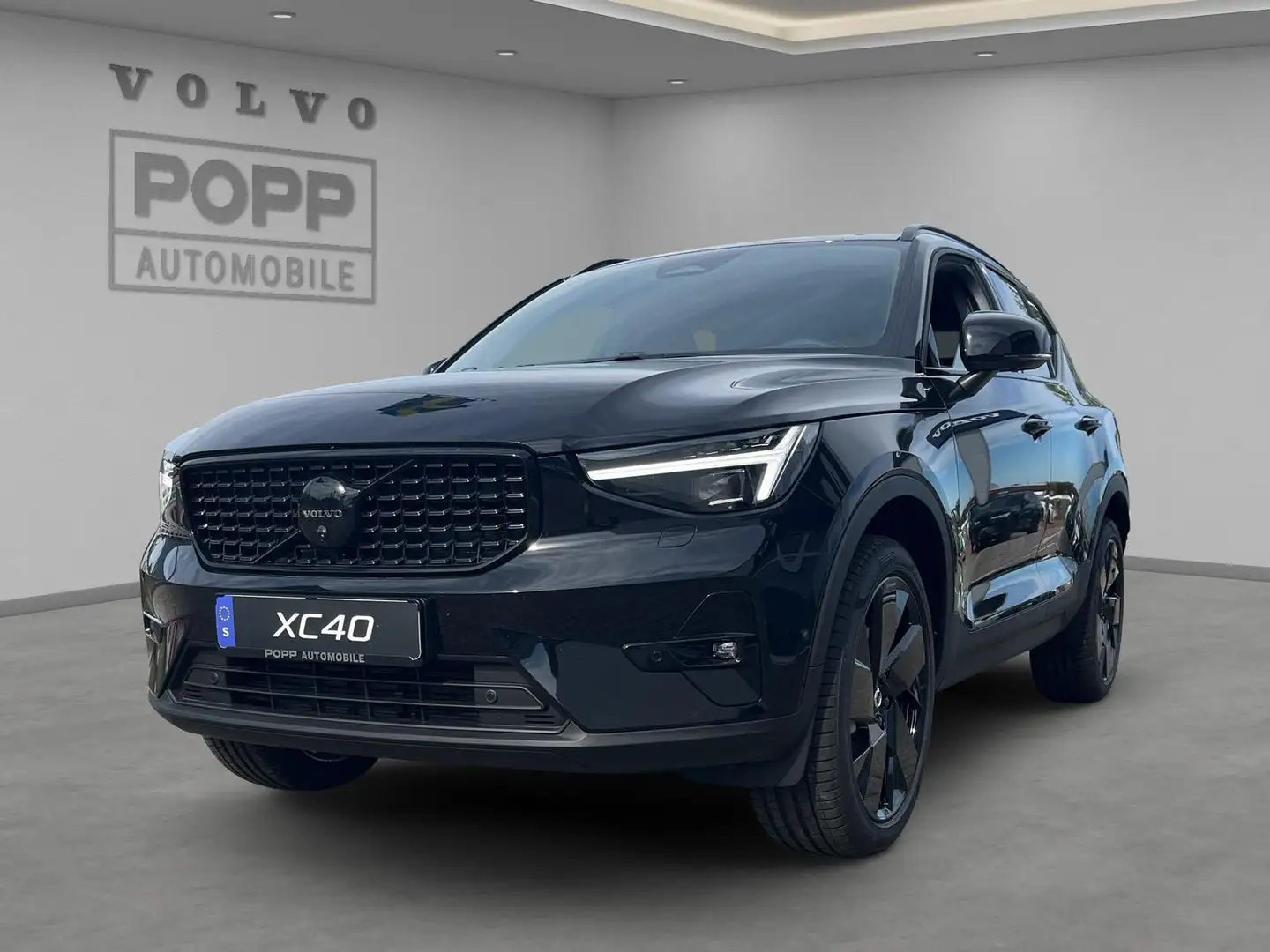 Volvo XC40 B3 Plus Black Edition 20" 360° ACC AHK FHZ Zwart - 1