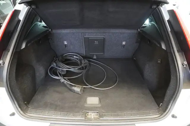 Volvo XC40 view 10