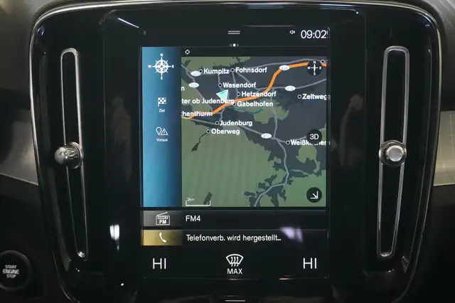 Volvo XC40 view 15