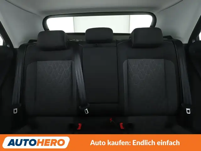 Volkswagen T-Roc view 15