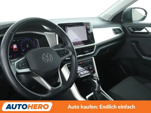 Volkswagen T-Roc view 11