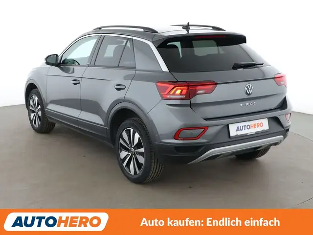 Volkswagen T-Roc view 4