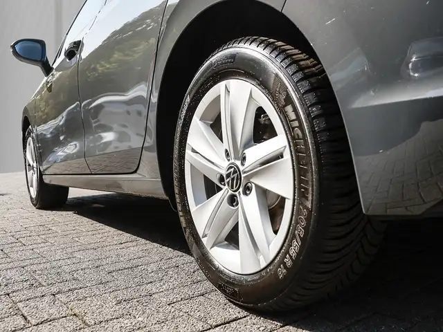 Volkswagen Golf view 7