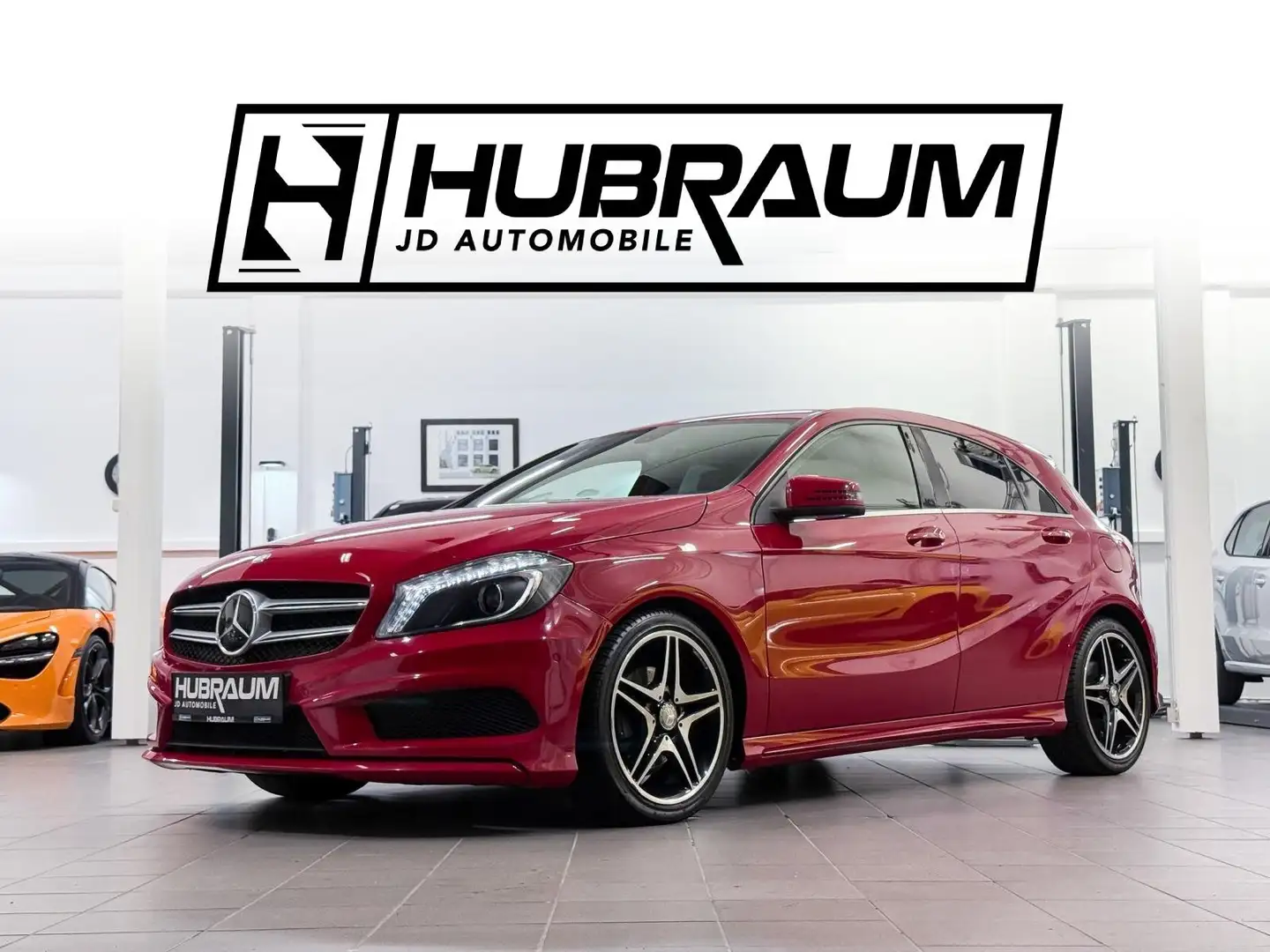 Mercedes-Benz A 200 AMG Line Bi-Xenon Navi Alcantara Sportsitze Červená - 1