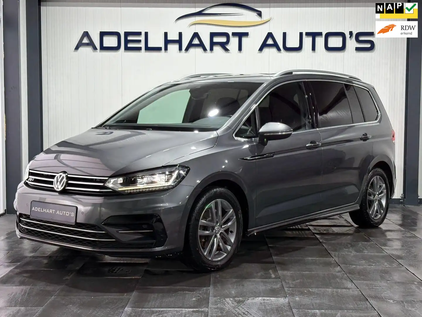 Volkswagen Touran 1.4 TSI Highline Business R Line 150 PK / Navigati Grau - 1