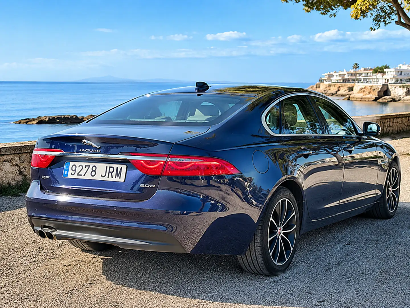 Jaguar XF 2.0i4D R-Sport AWD Aut. 180 Azul - 2