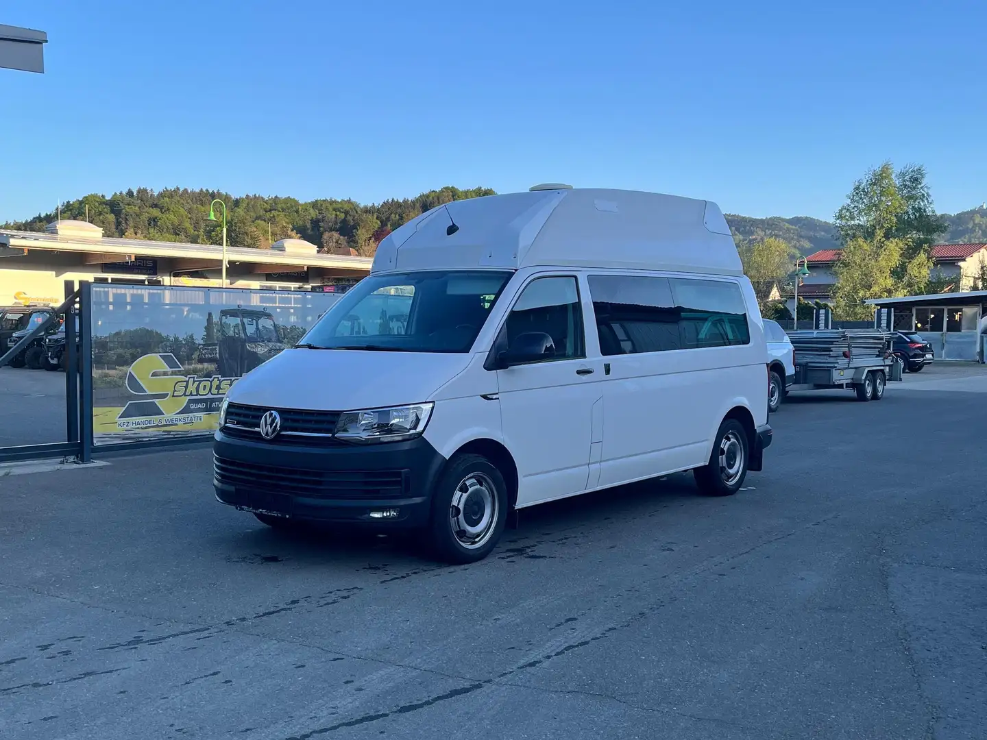 Volkswagen T6 Transporter Doka-Kastenwagen LR 2,0 TDI BMT DSG Weiß - 1