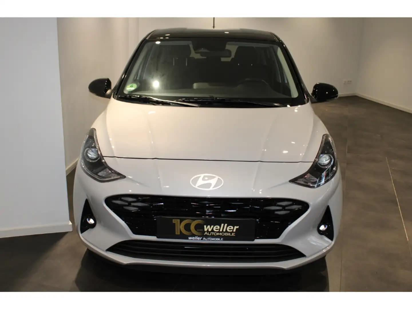 Hyundai i10 1.2 ''Prime'' Navi Rückfahrkamera Sitzheizung Klim Gris - 2