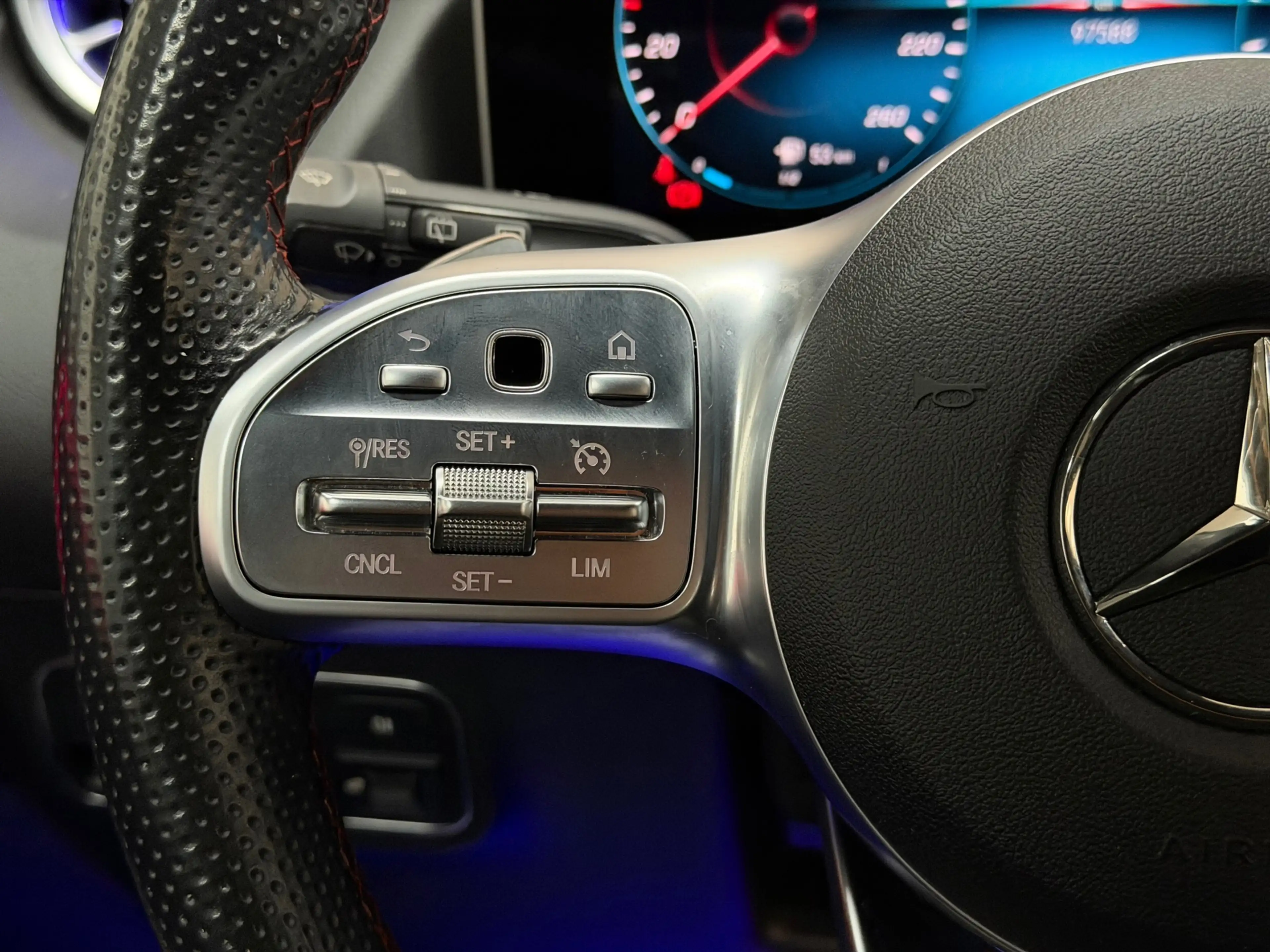 Mercedes-Benz B 250 Edition1 AMG-Pakket 2019 LED CAMERA — photo 21