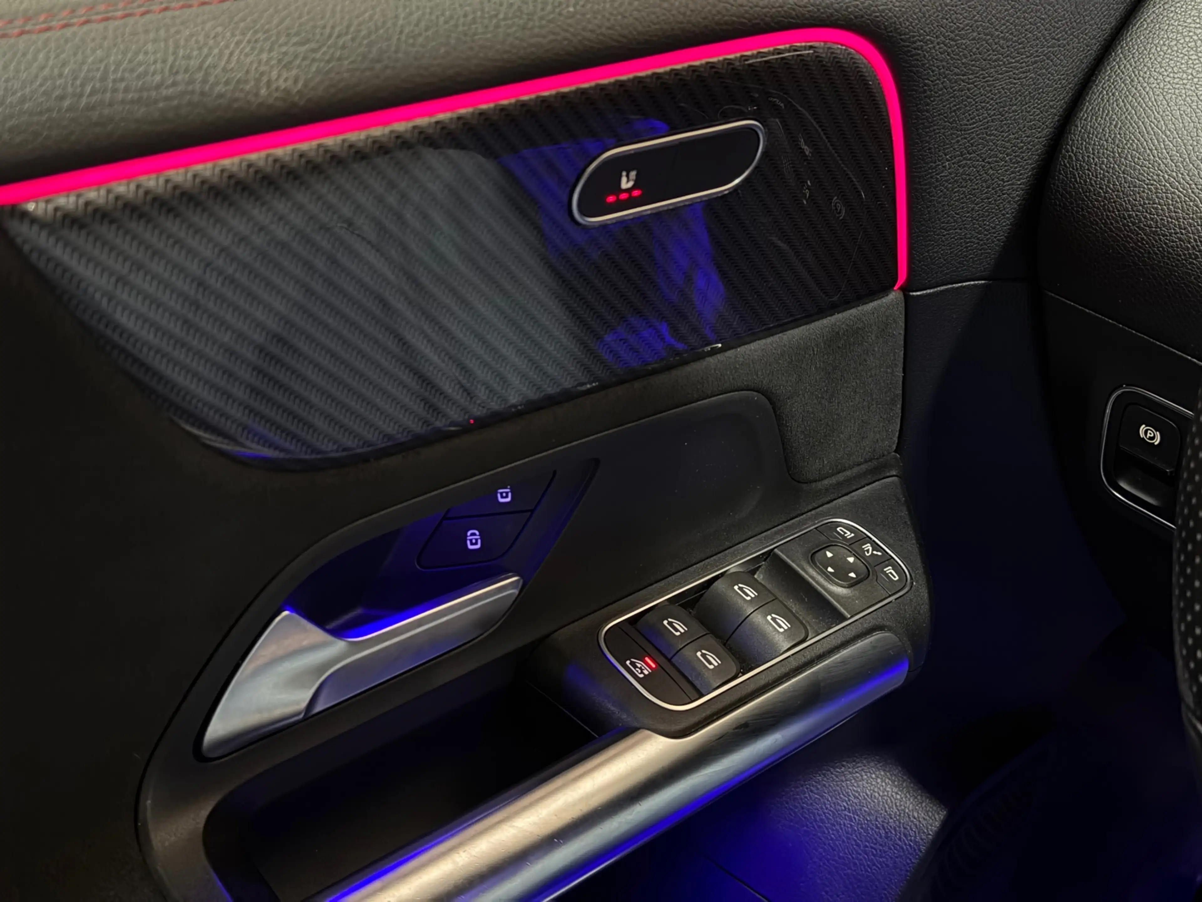 Mercedes-Benz B 250 Edition1 AMG-Pakket 2019 LED CAMERA — photo 40