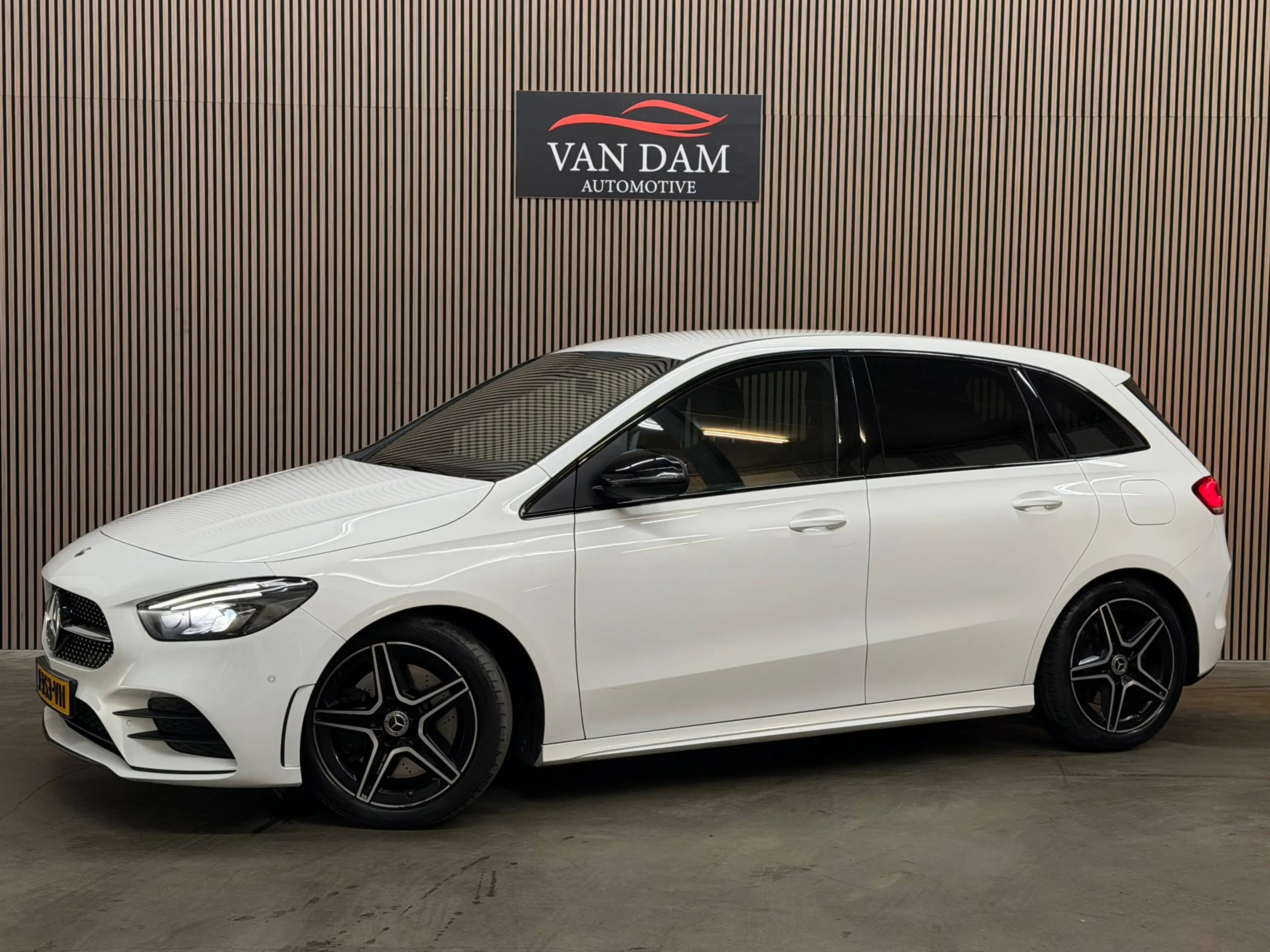 Mercedes-Benz B 250 Edition1 AMG-Pakket 2019 LED CAMERA