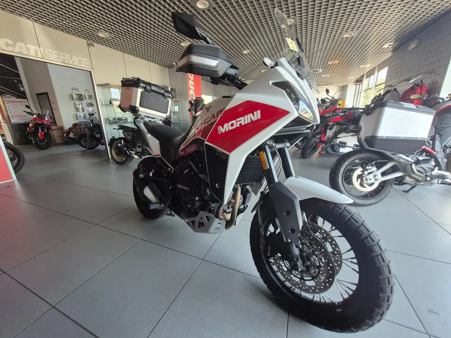 Moto Morini X-Cape 650 Wit - 2
