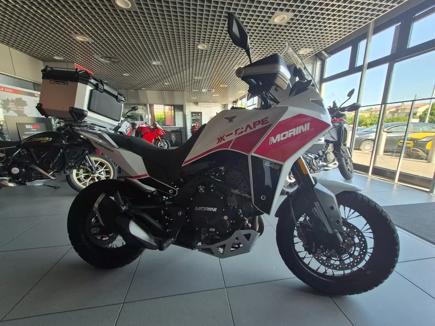 Moto Morini X-Cape 650 Wit - 1