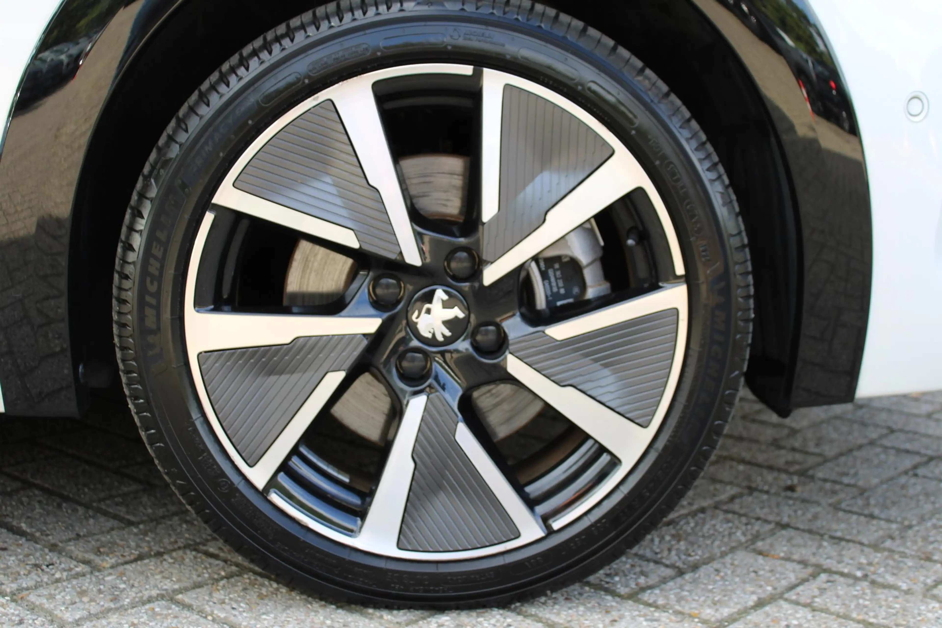 Peugeot e-208 EV GT 350 50 kWh — photo 6
