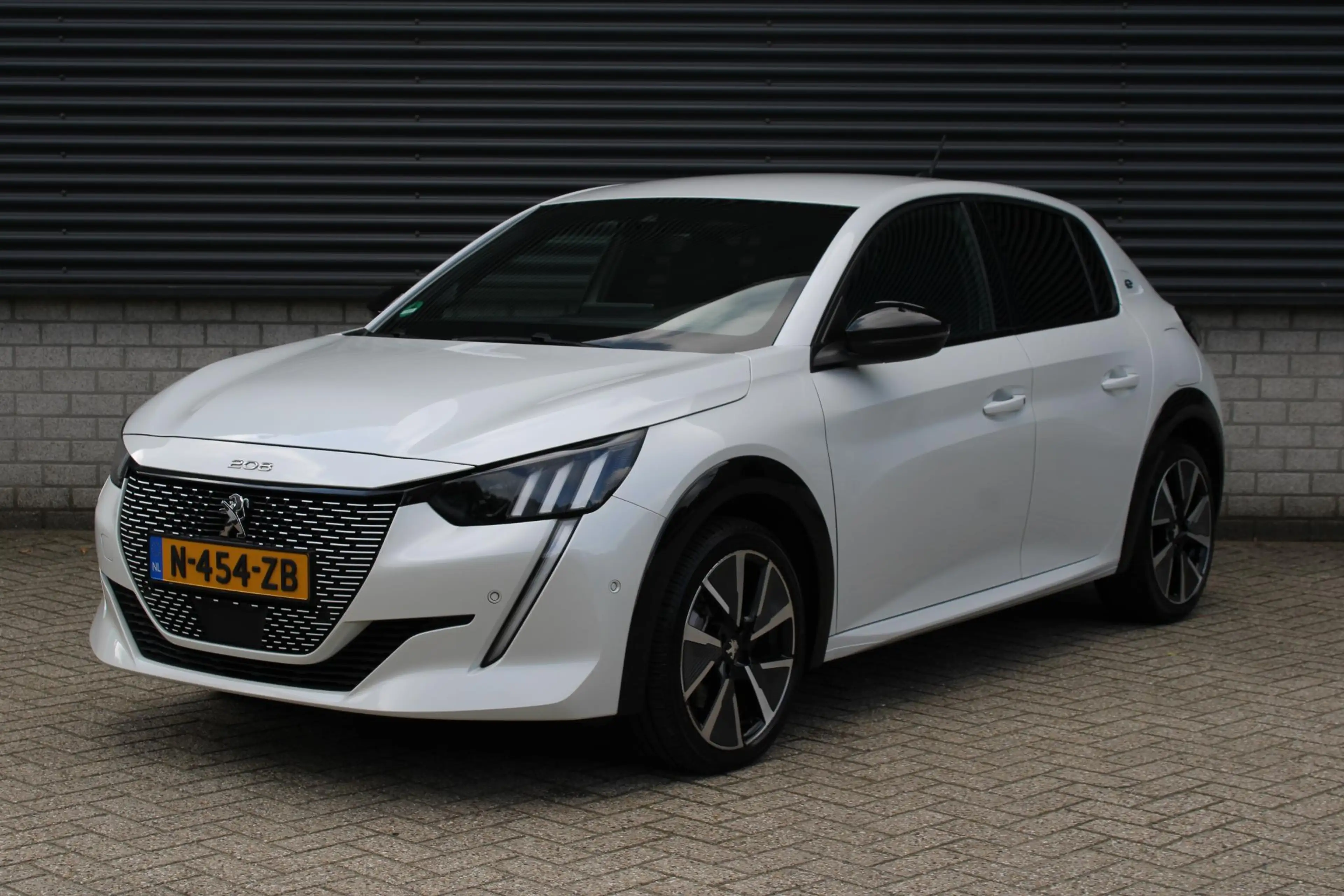Peugeot e-208 EV GT 350 50 kWh — photo 2