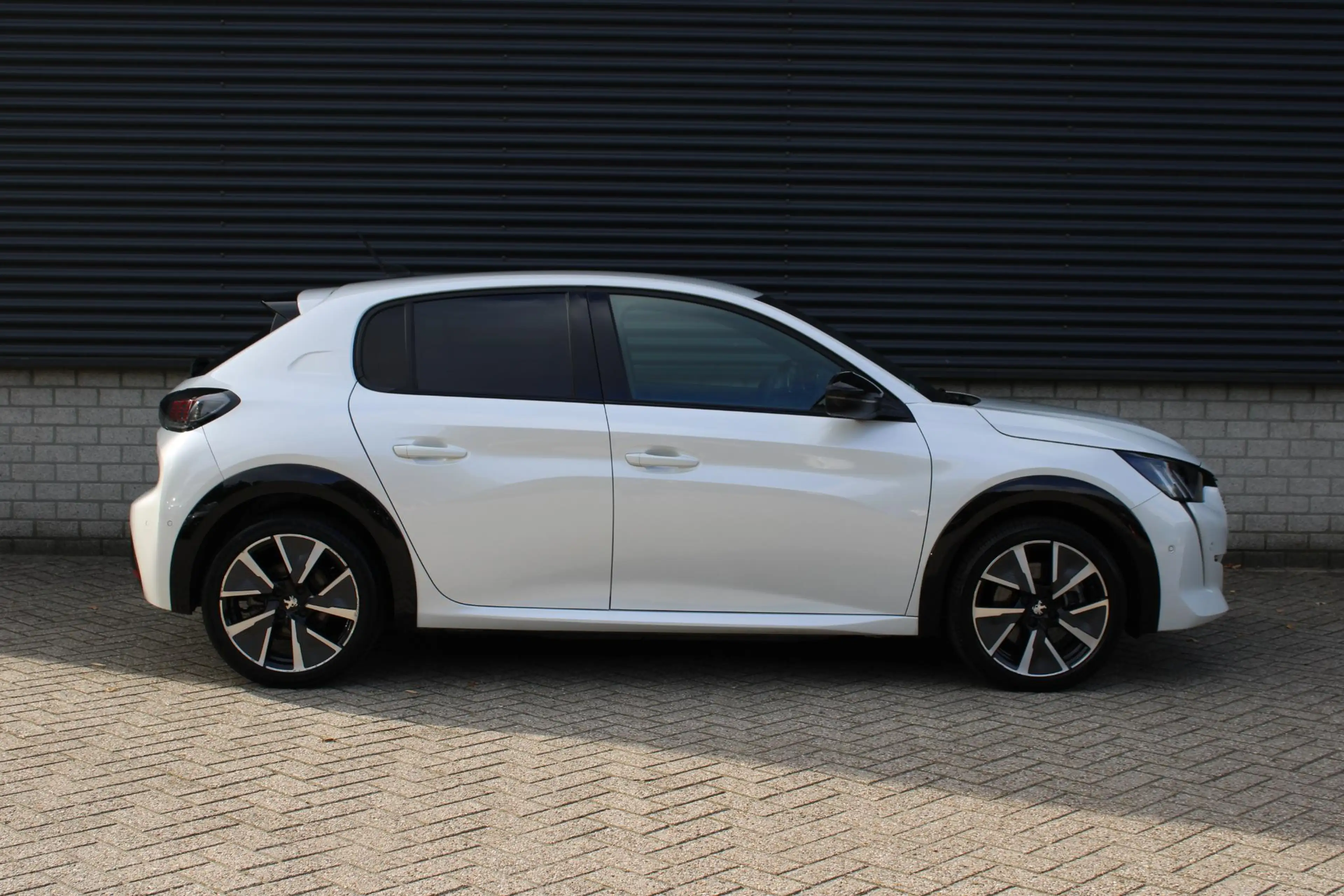 Peugeot e-208 EV GT 350 50 kWh — photo 5