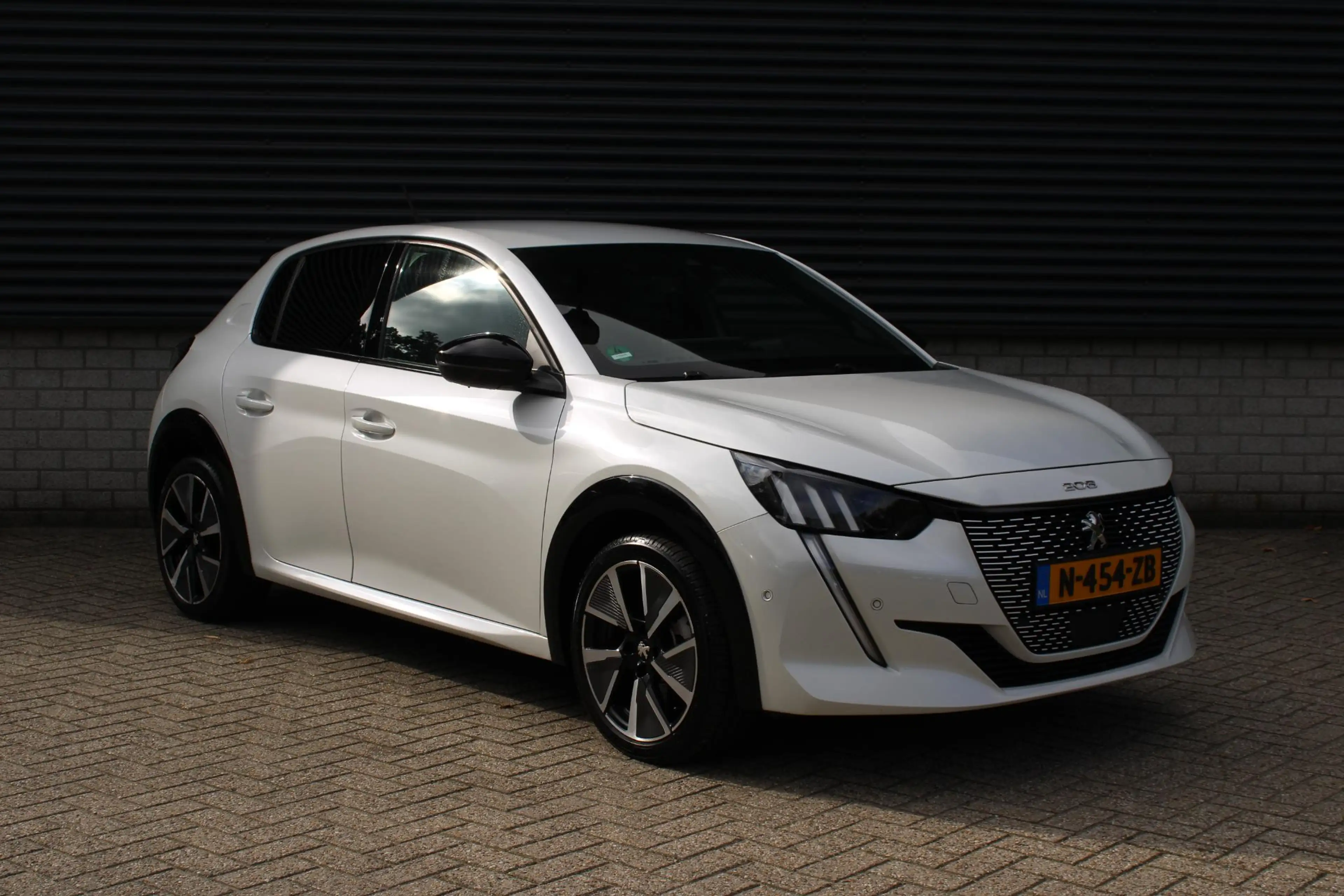Peugeot e-208 EV GT 350 50 kWh — photo 4