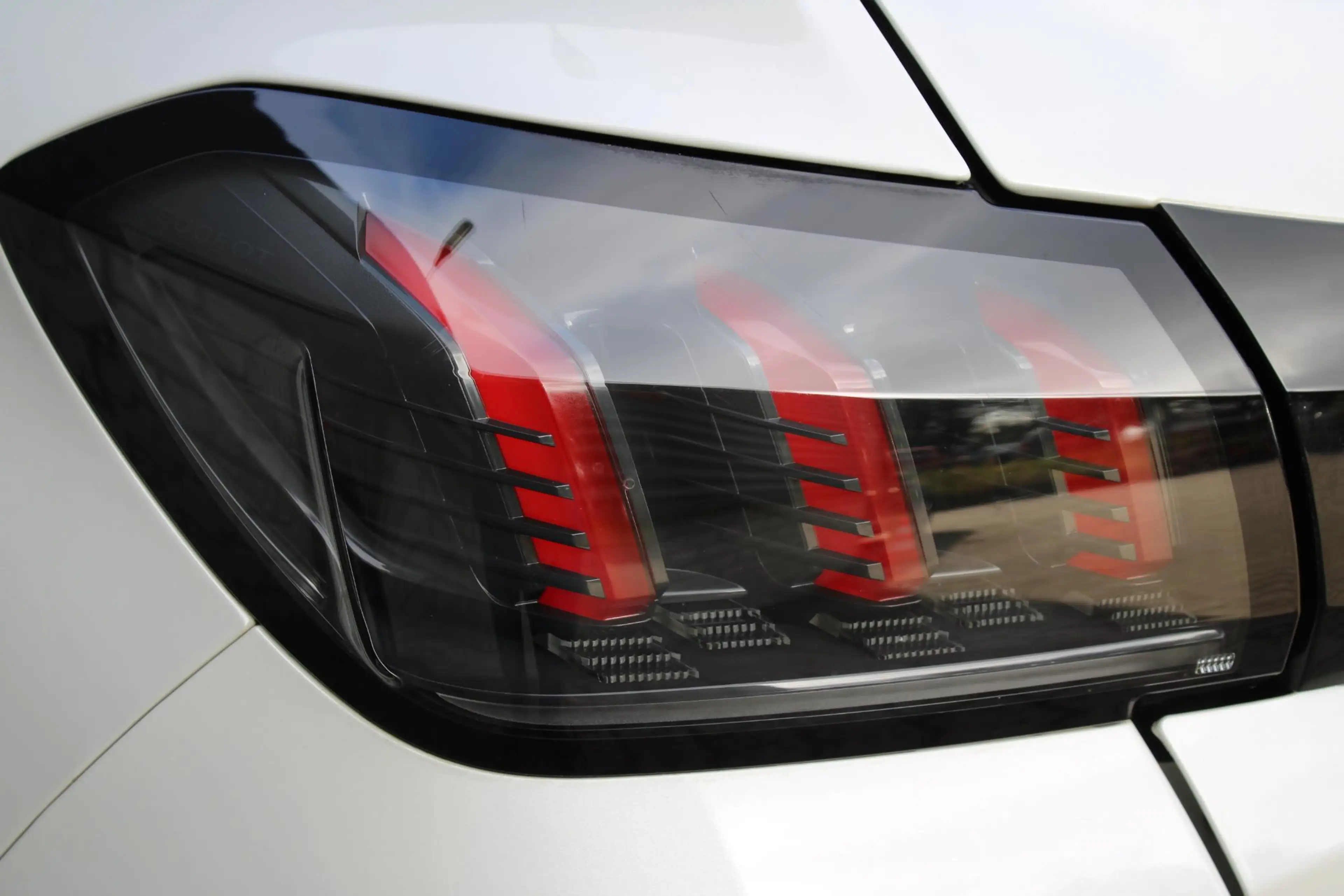 Peugeot e-208 EV GT 350 50 kWh — photo 7