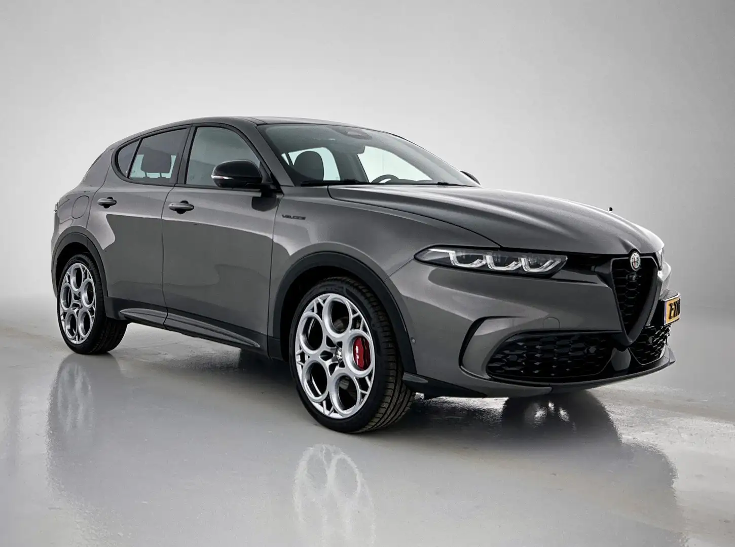 Alfa Romeo Tonale 1.5T Hybrid 160pk Veloce Automaat | Panoramadak | Grijs - 2