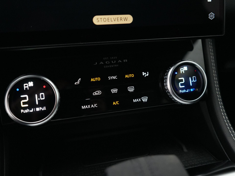 Jaguar F-Pace 2.0 P400e PHEV R-Dynamic Black | Cold Climate Pack — photo 15