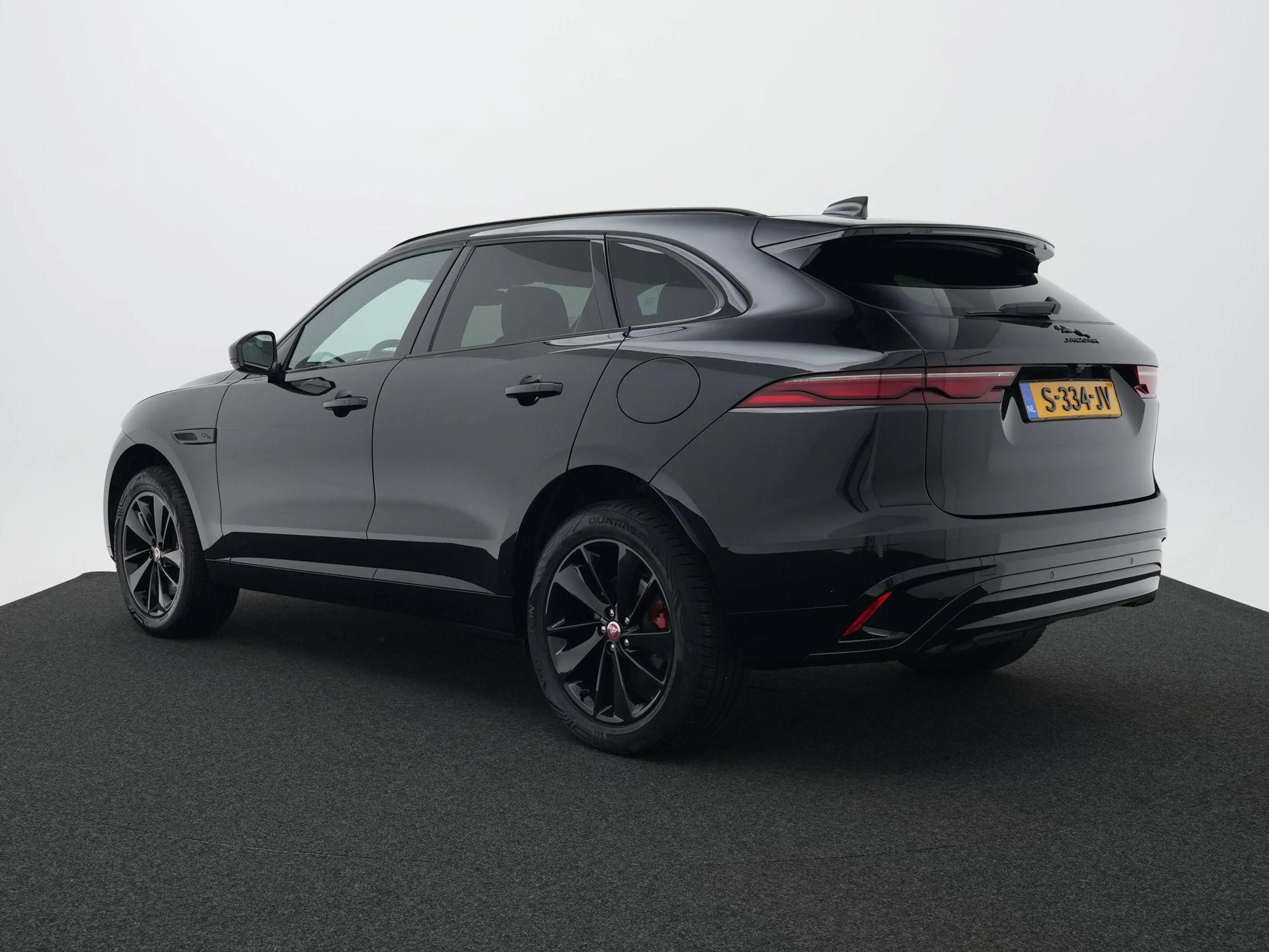 Jaguar F-Pace 2.0 P400e PHEV R-Dynamic Black | Cold Climate Pack — photo 3