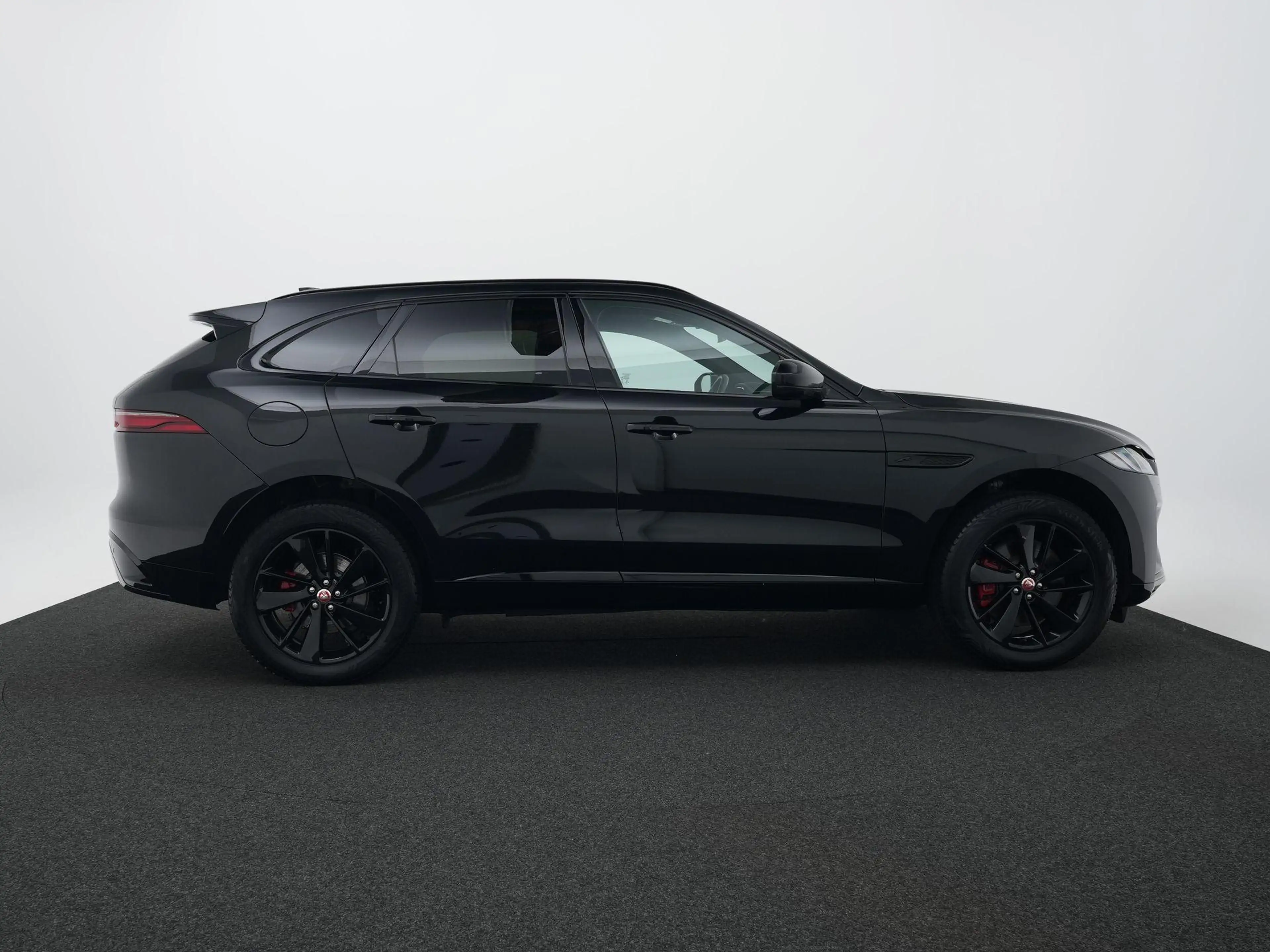 Jaguar F-Pace 2.0 P400e PHEV R-Dynamic Black | Cold Climate Pack — photo 7