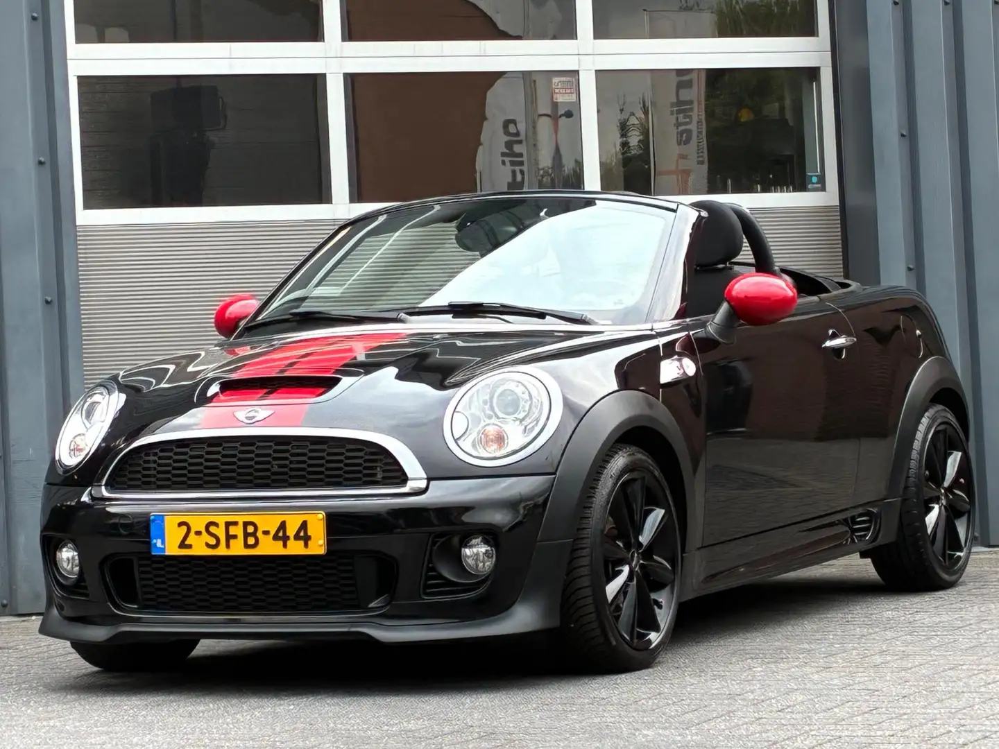MINI John Cooper Works Roadster Mini 1.6 S Chili JCW Navigatie, Climate control, C Zwart - 1