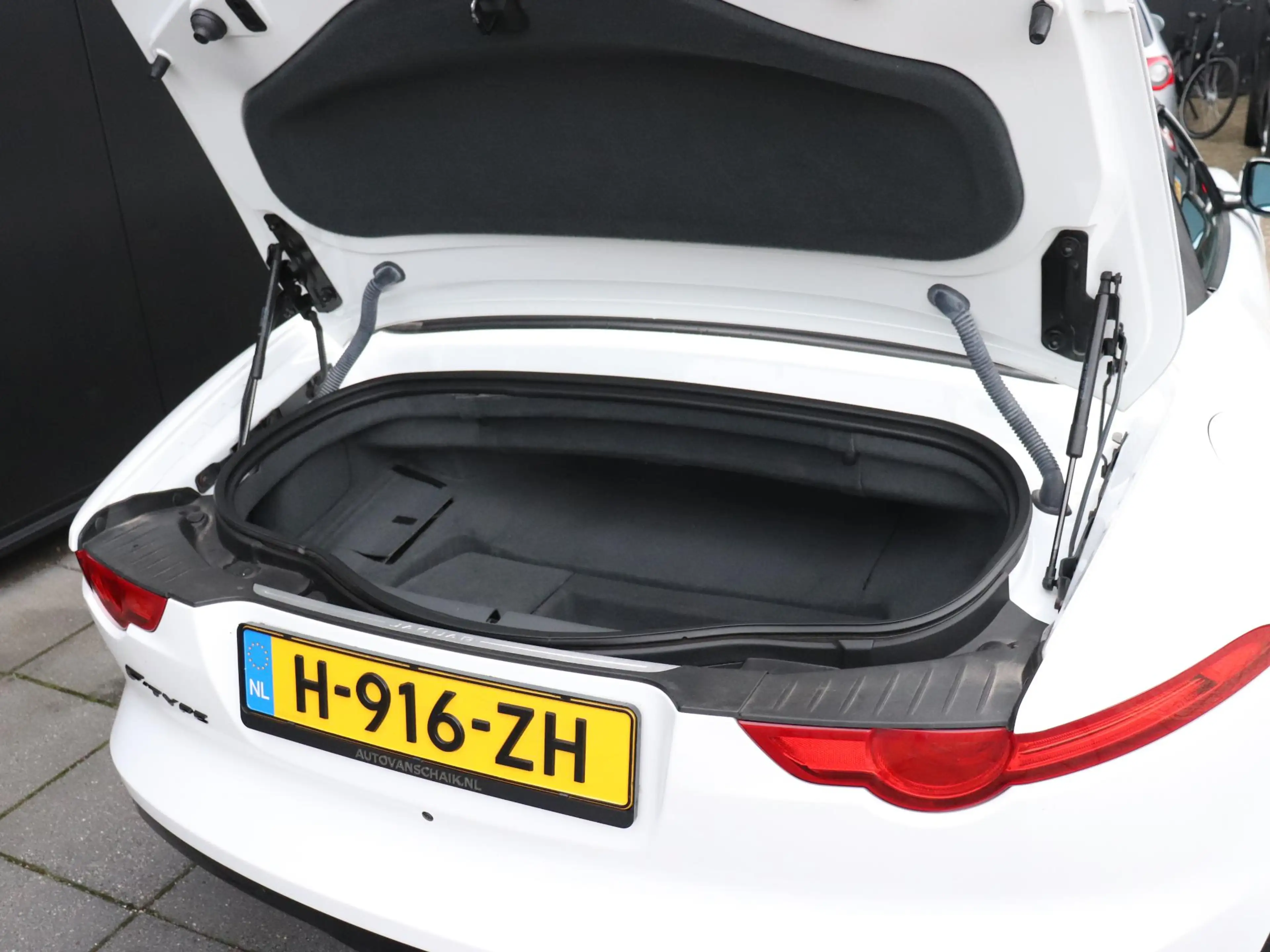 Jaguar F-Type 3.0 V6 Convertible LEDER | NAVI | MERIDIAN SURROUN — photo 16