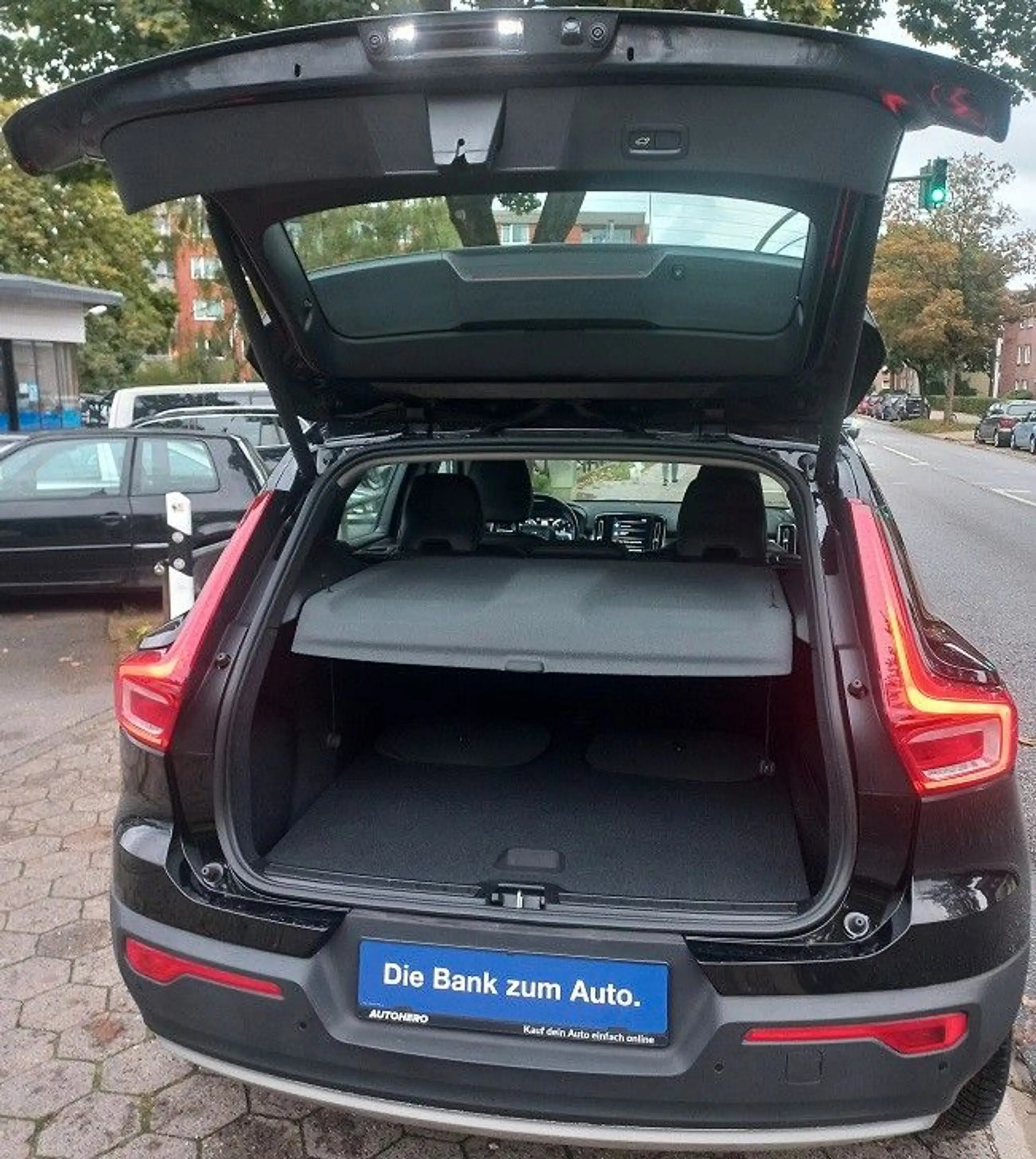Volvo XC40 2,0D Aut. Klima SHZ Navi Tempo LMF Kamera — photo 15