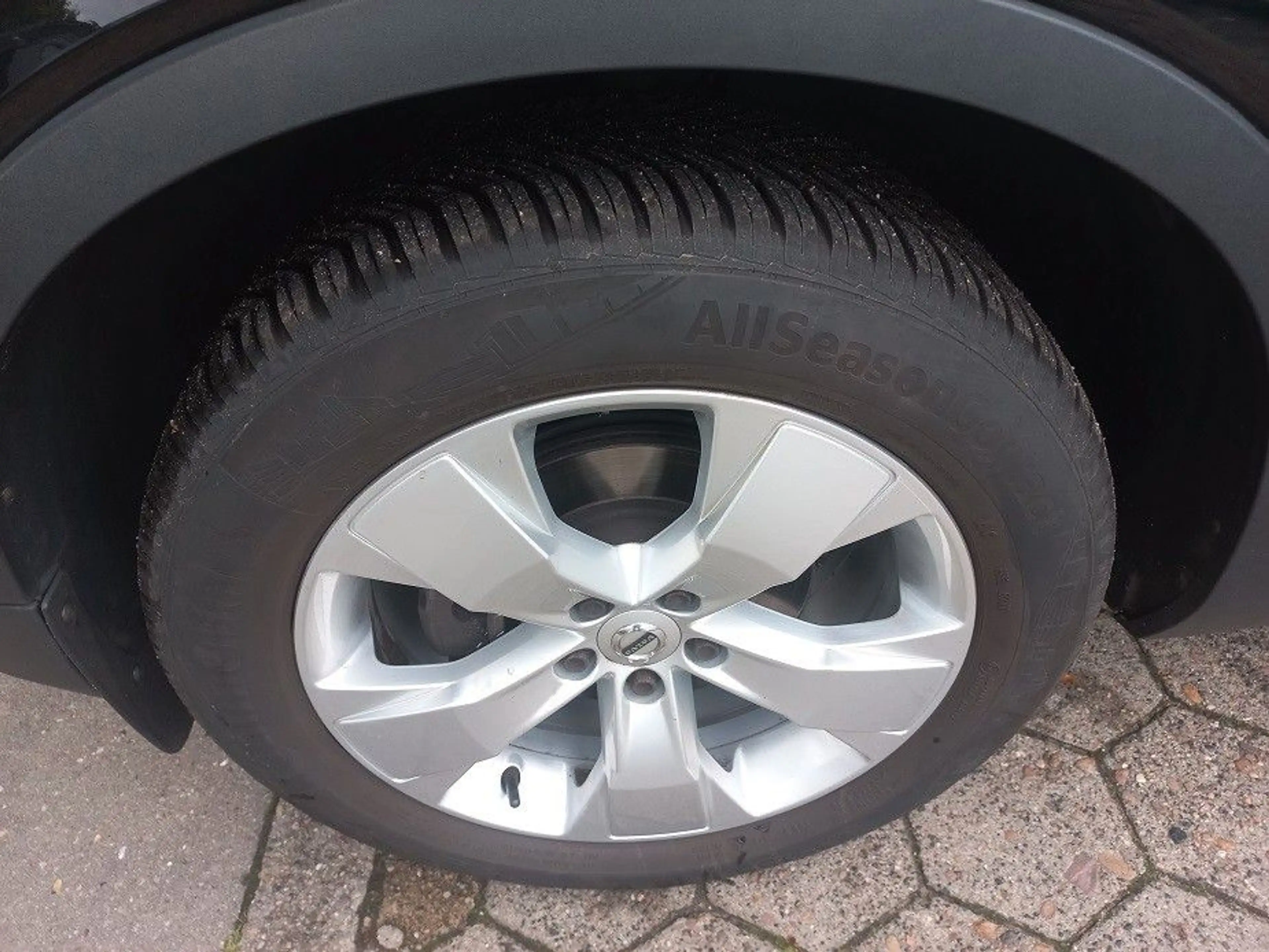 Volvo XC40 2,0D Aut. Klima SHZ Navi Tempo LMF Kamera — photo 31