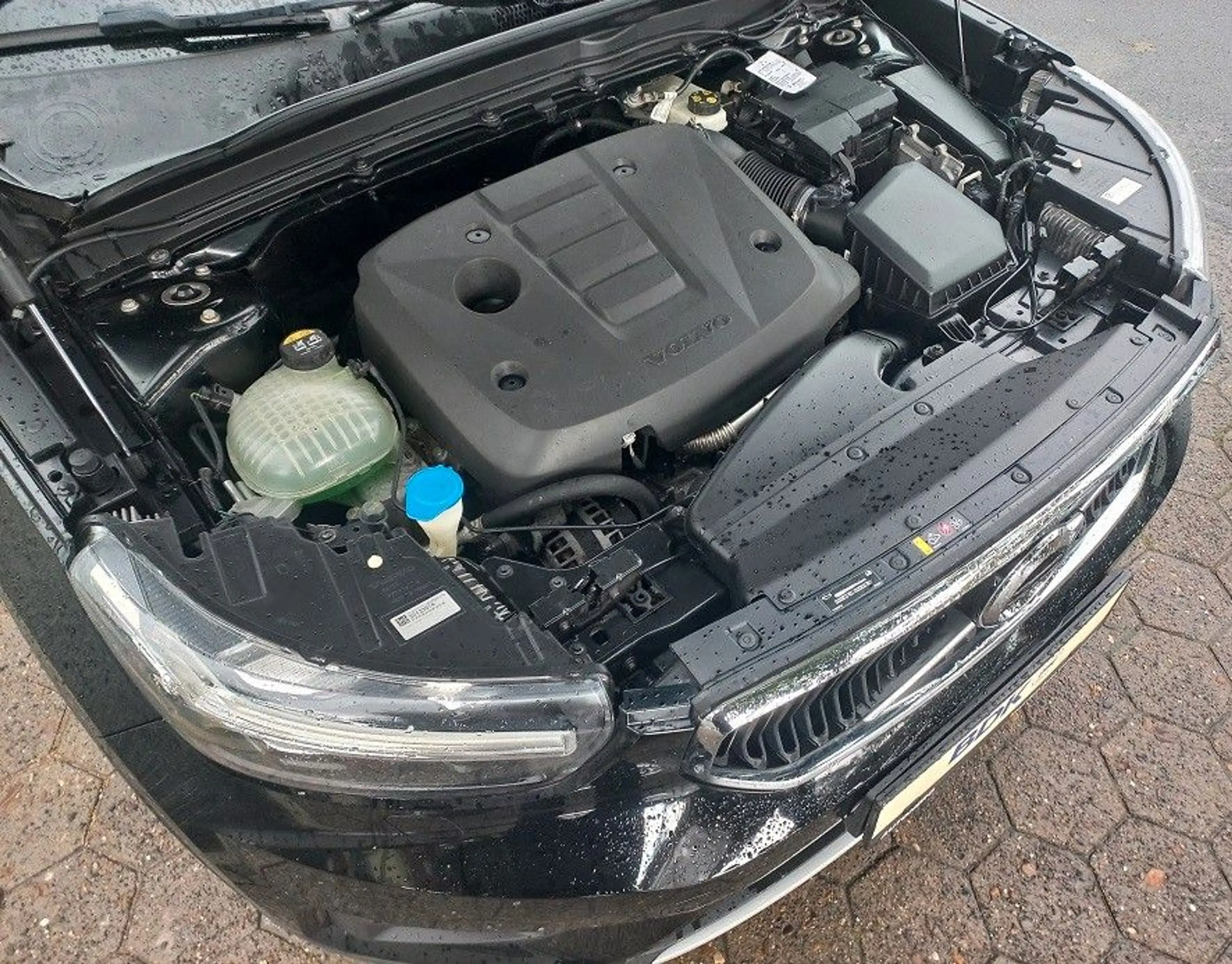Volvo XC40 2,0D Aut. Klima SHZ Navi Tempo LMF Kamera — photo 33