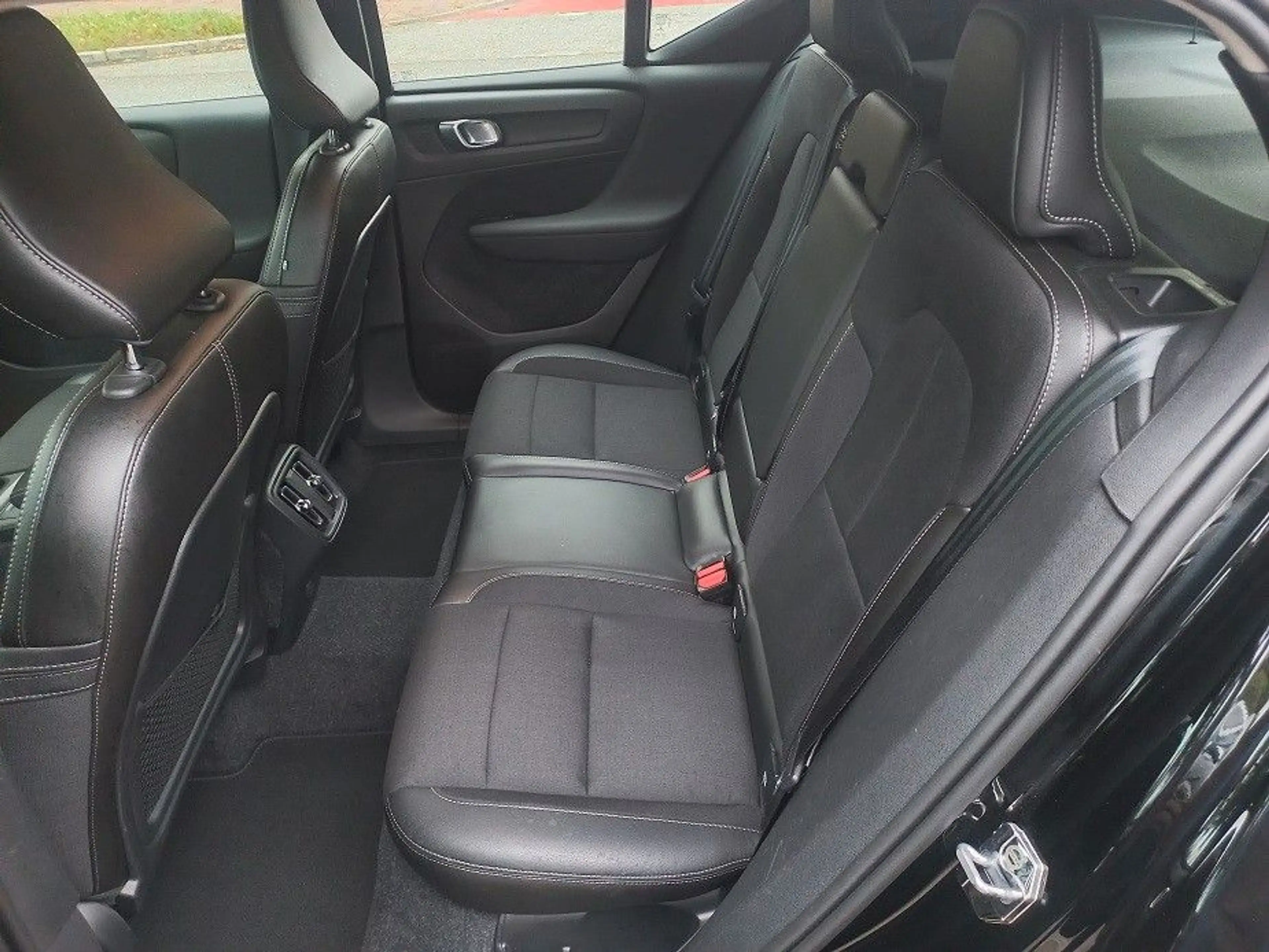 Volvo XC40 2,0D Aut. Klima SHZ Navi Tempo LMF Kamera — photo 19