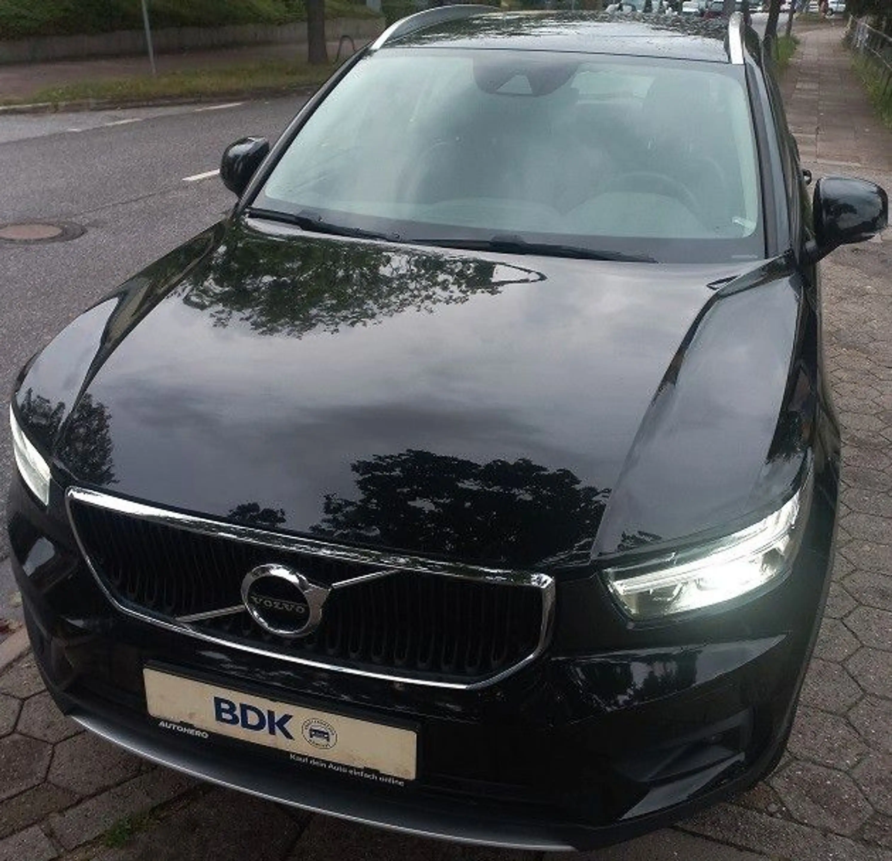 Volvo XC40 2,0D Aut. Klima SHZ Navi Tempo LMF Kamera — photo 2