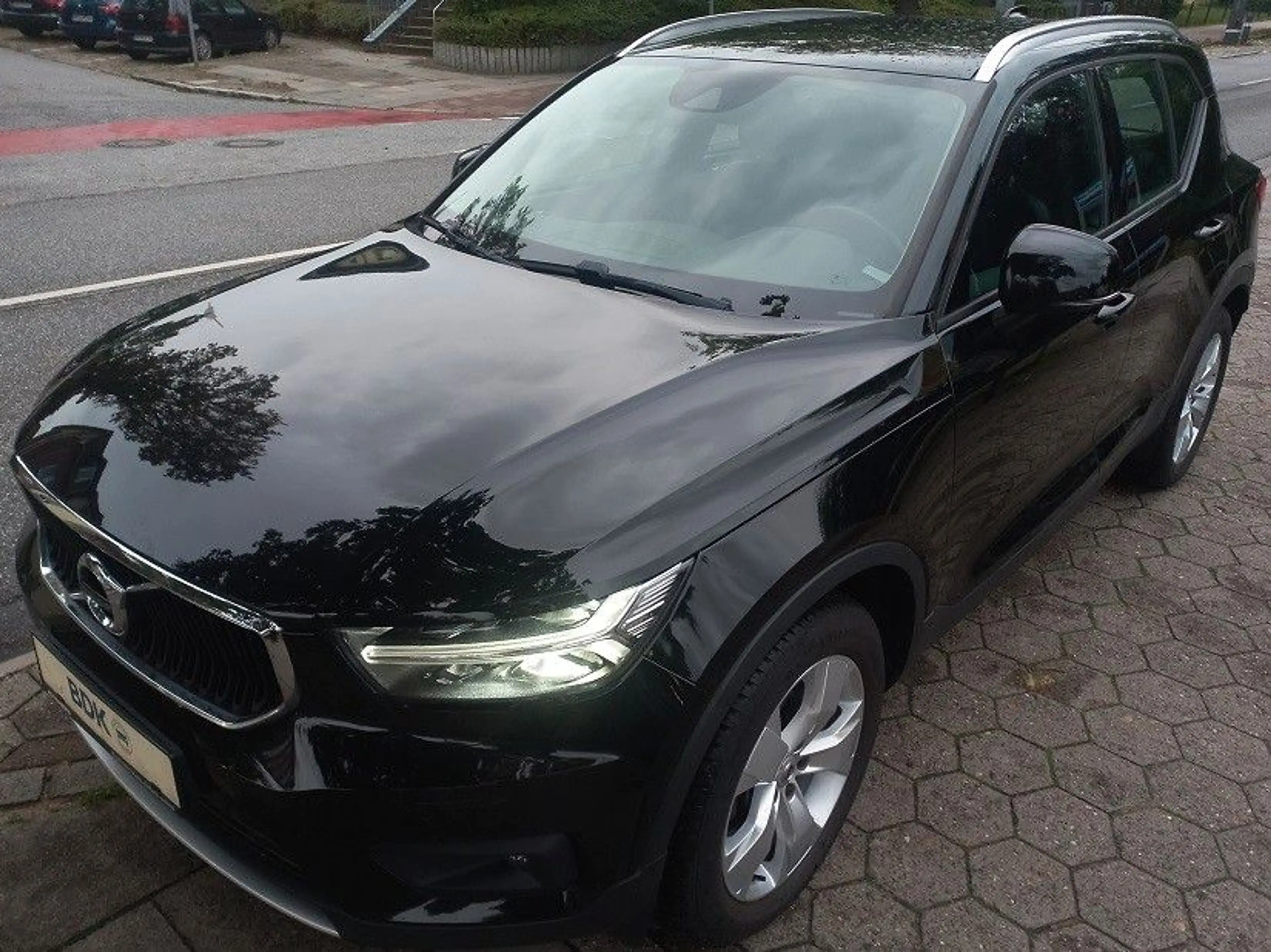 Volvo XC40 2,0D Aut. Klima SHZ Navi Tempo LMF Kamera — photo 3
