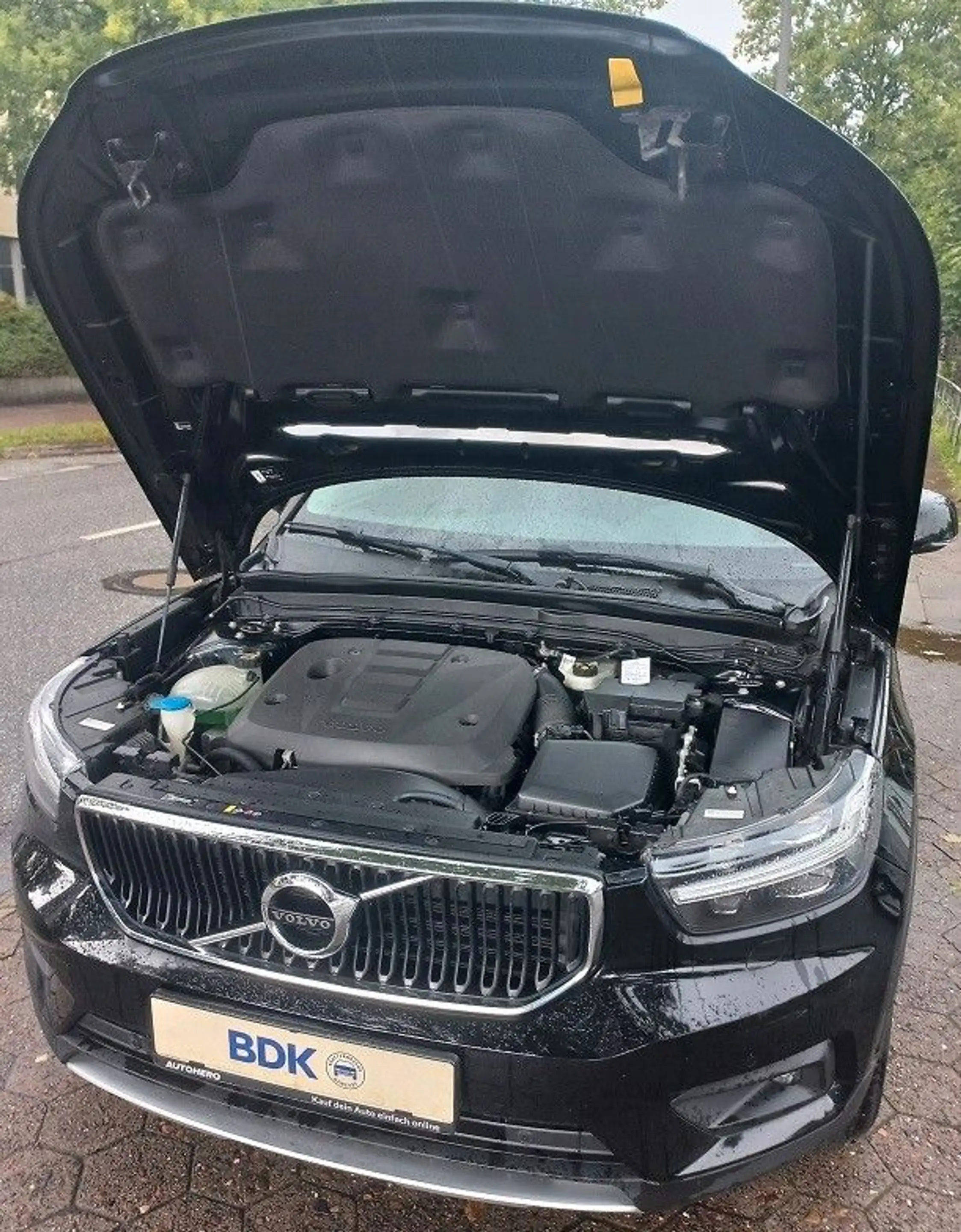 Volvo XC40 2,0D Aut. Klima SHZ Navi Tempo LMF Kamera — photo 32