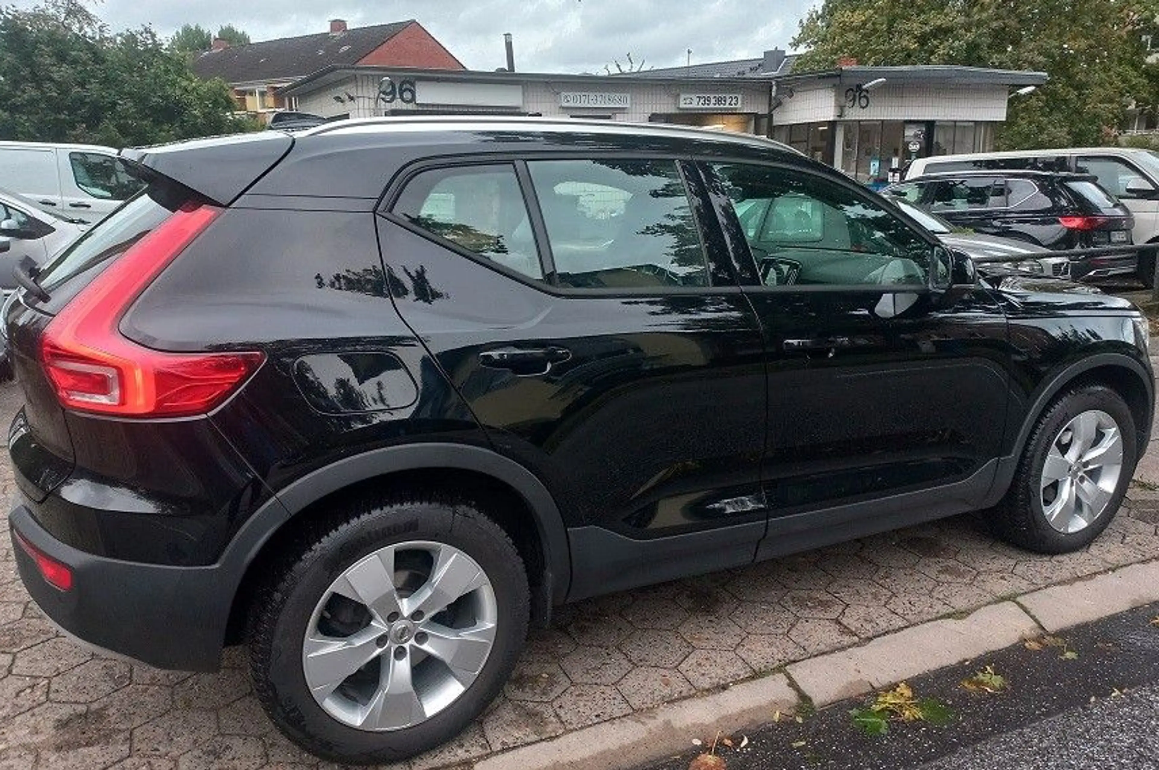 Volvo XC40 2,0D Aut. Klima SHZ Navi Tempo LMF Kamera — photo 11
