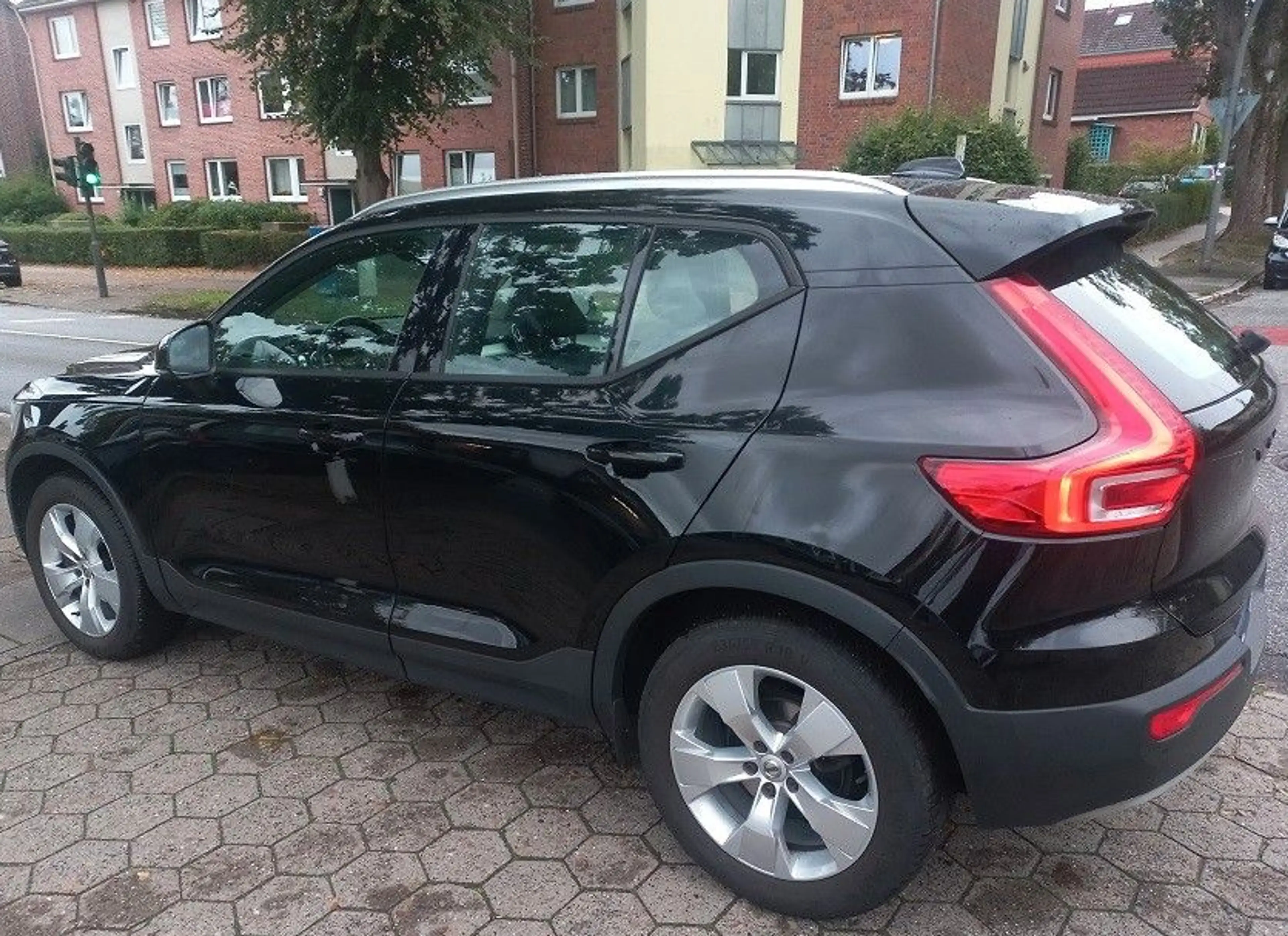 Volvo XC40 2,0D Aut. Klima SHZ Navi Tempo LMF Kamera — photo 6