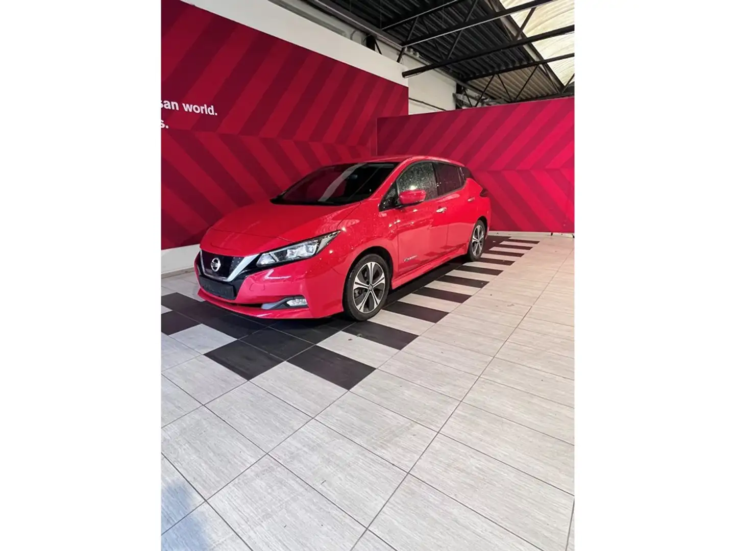 Nissan Leaf N-connecta 40kWh Rouge - 1